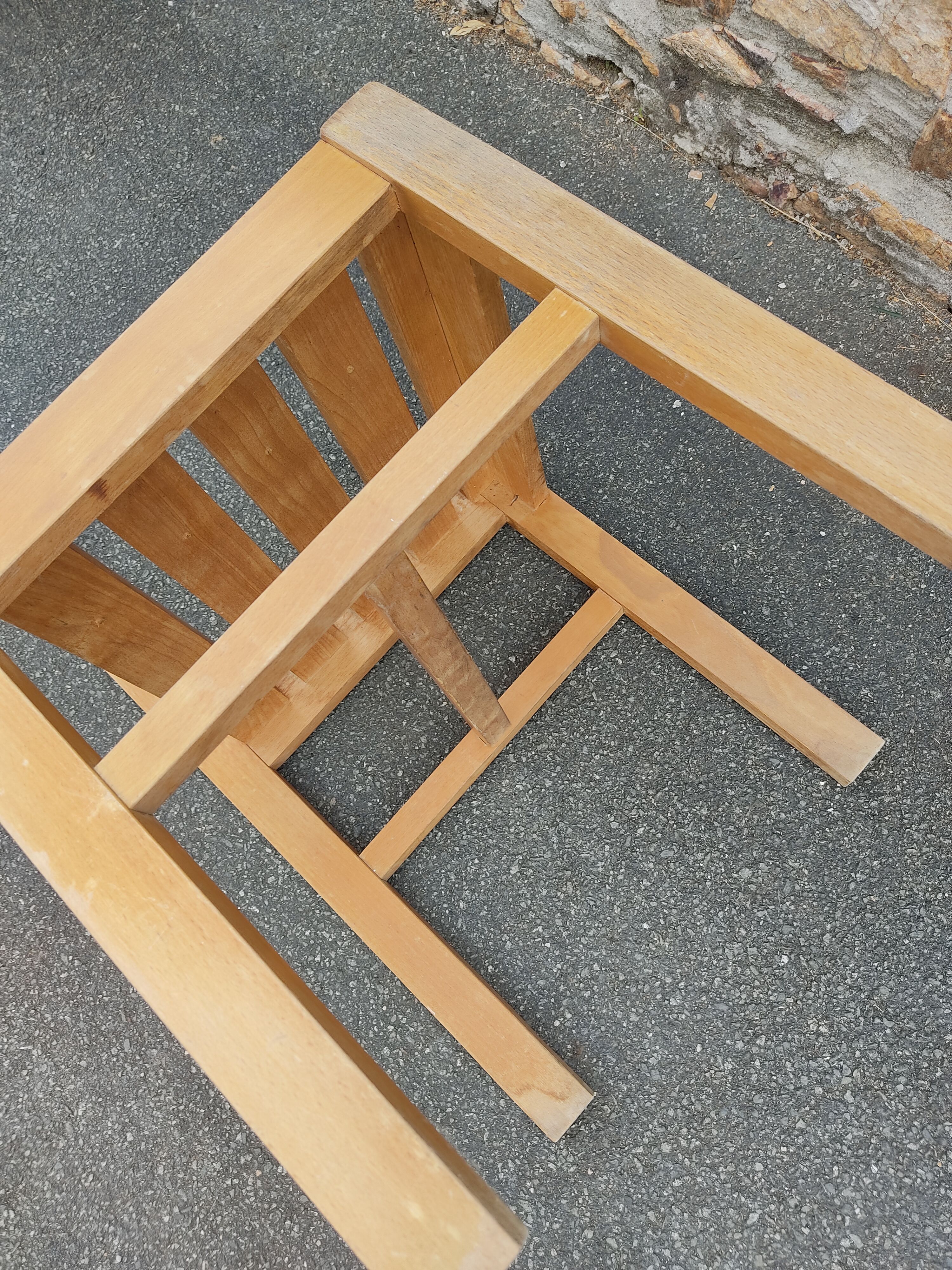 Set of 6 wooden chairs