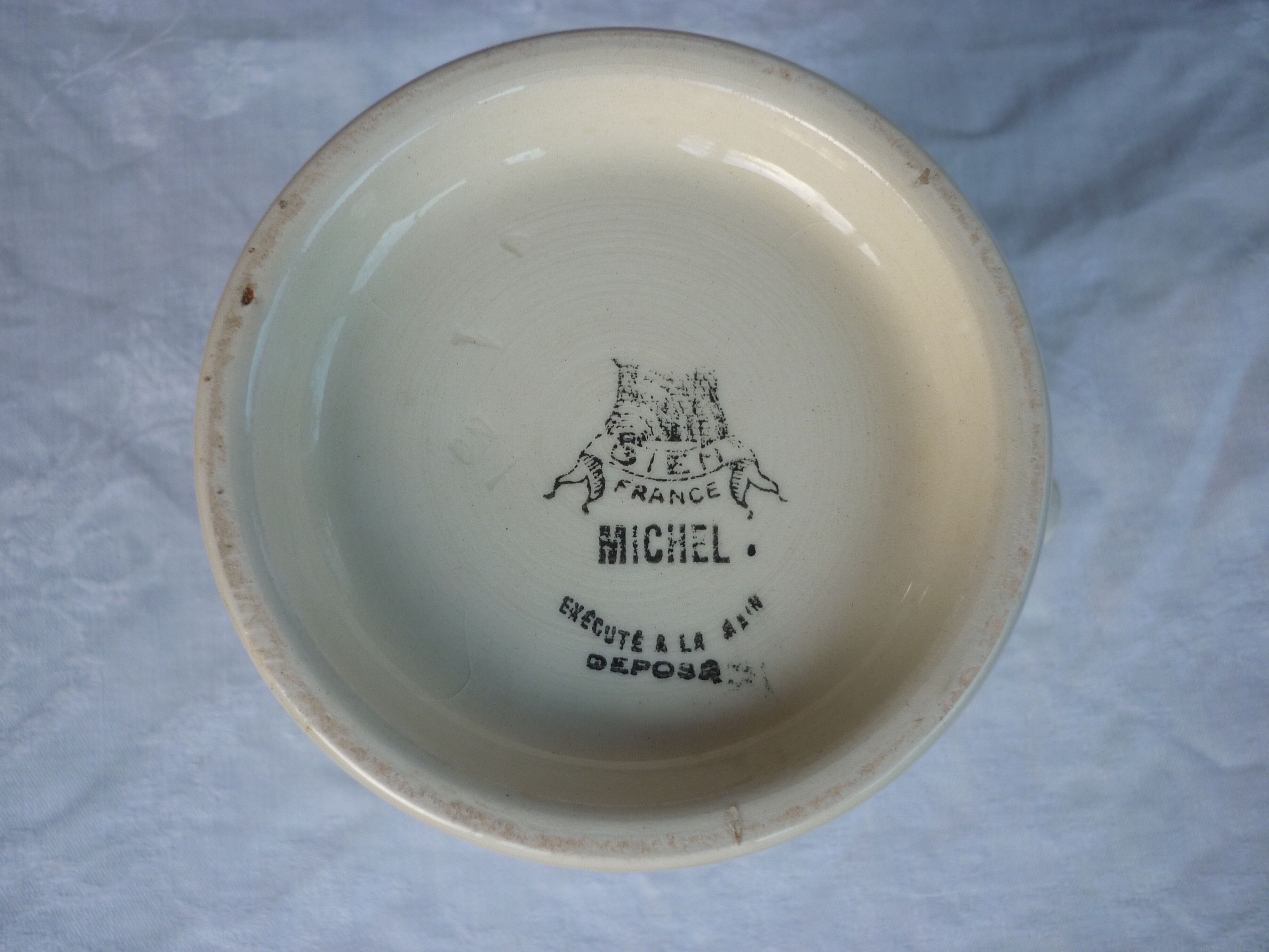 Pichet pot a lait faience de Gien carreaux