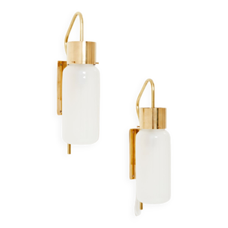 Pair of wall lamps Luigi Caccia Dominioni LP10 brass opaline 1965