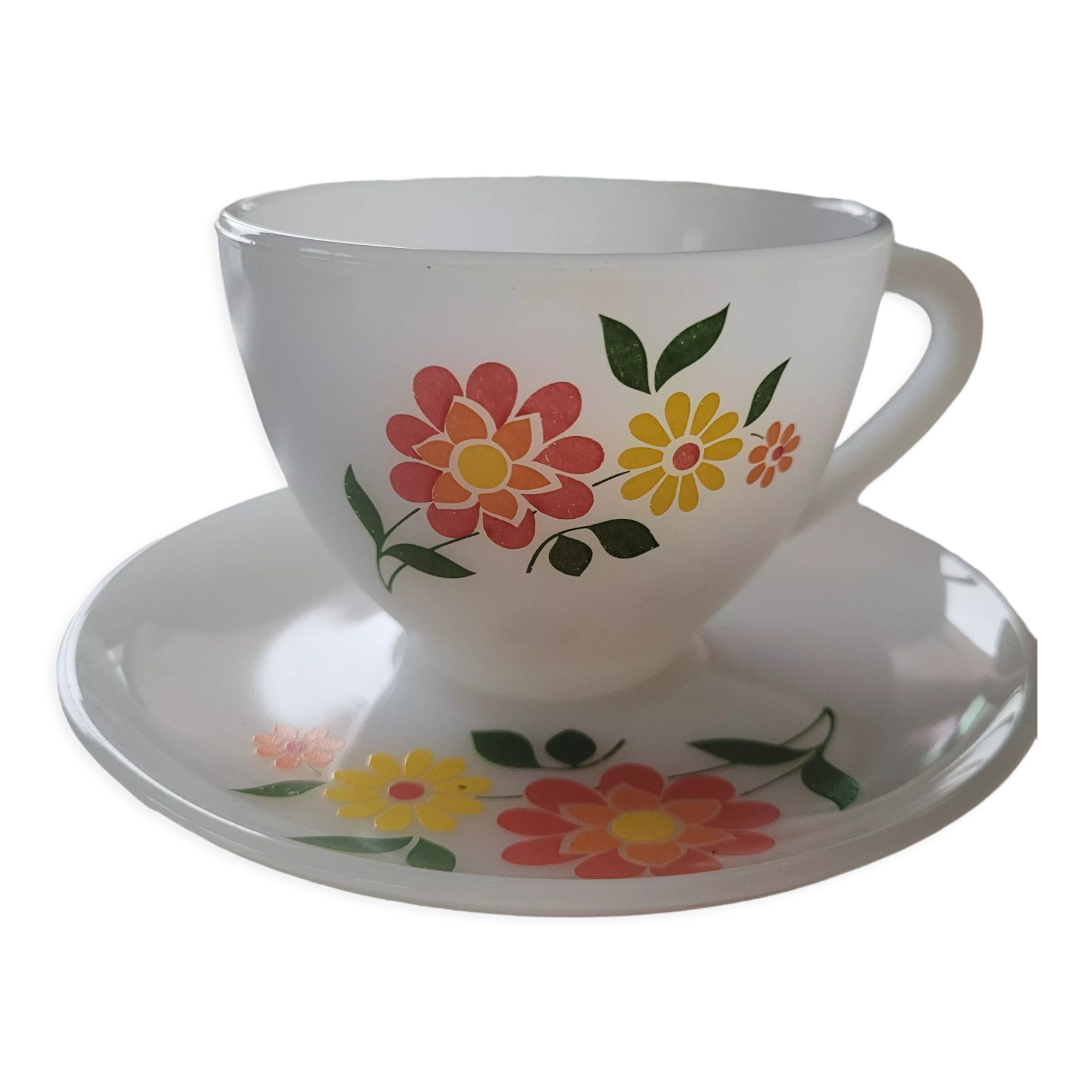 6 cups and 8 Arcopal sub-cups