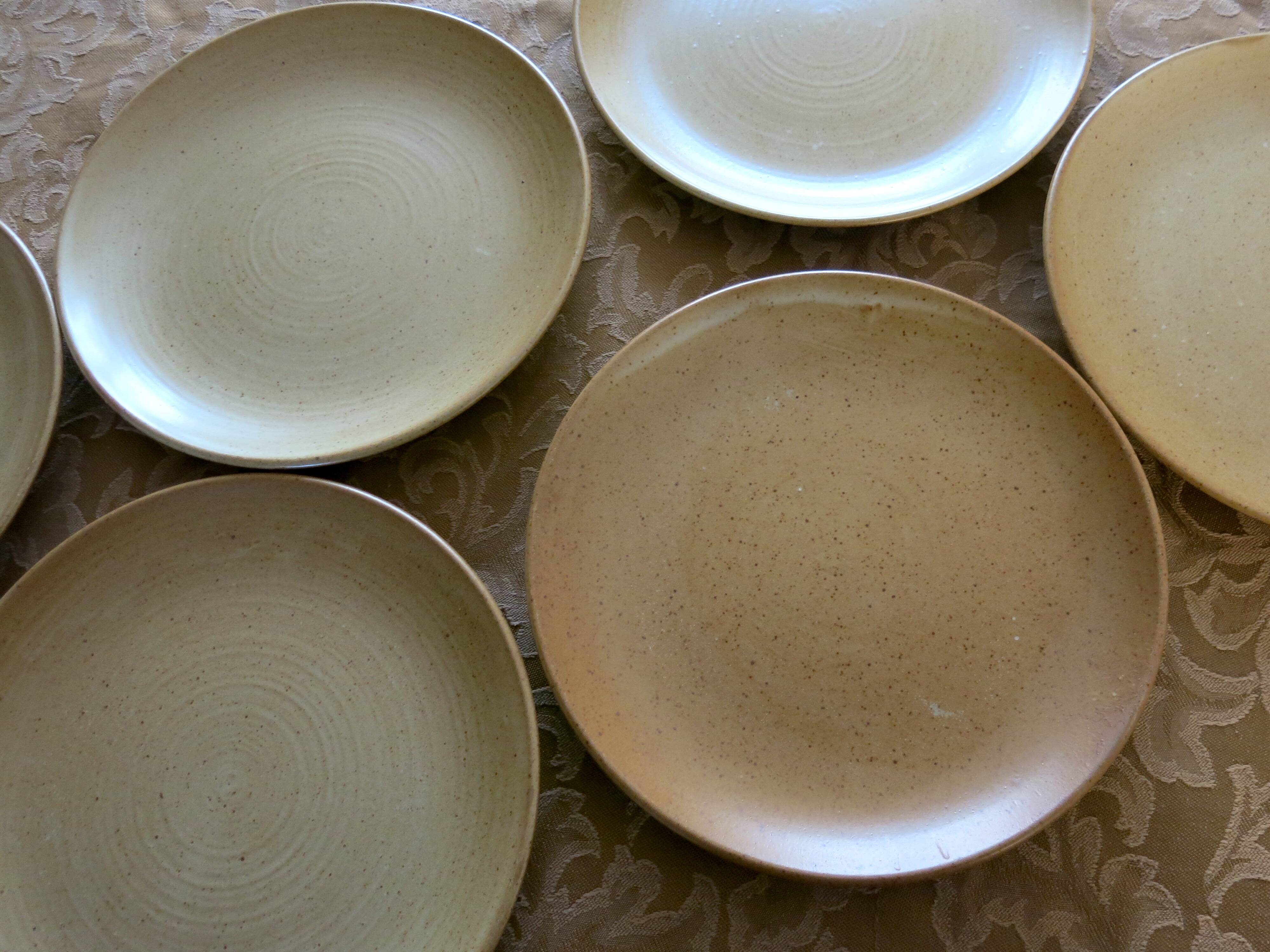 6 stoneware dessert plates from "Grés Village" in very good condition