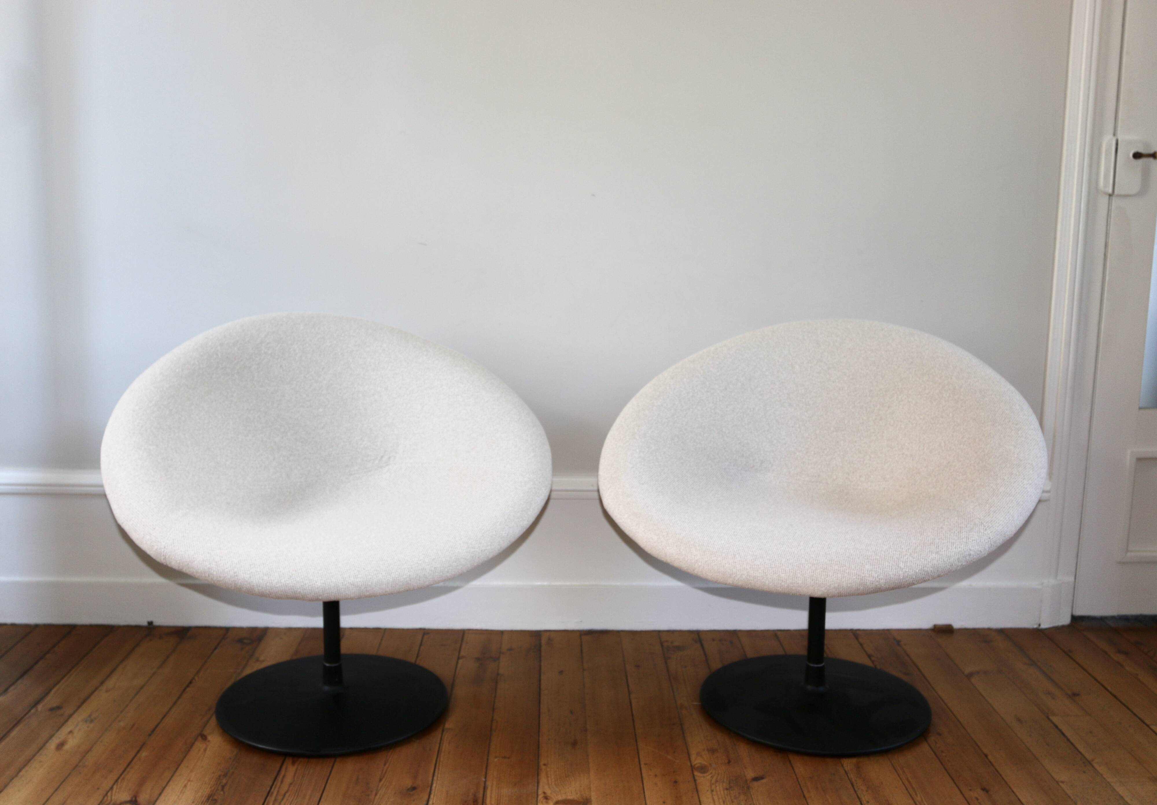 Vintage Globe armchairs Pierre Paulin, Artifort