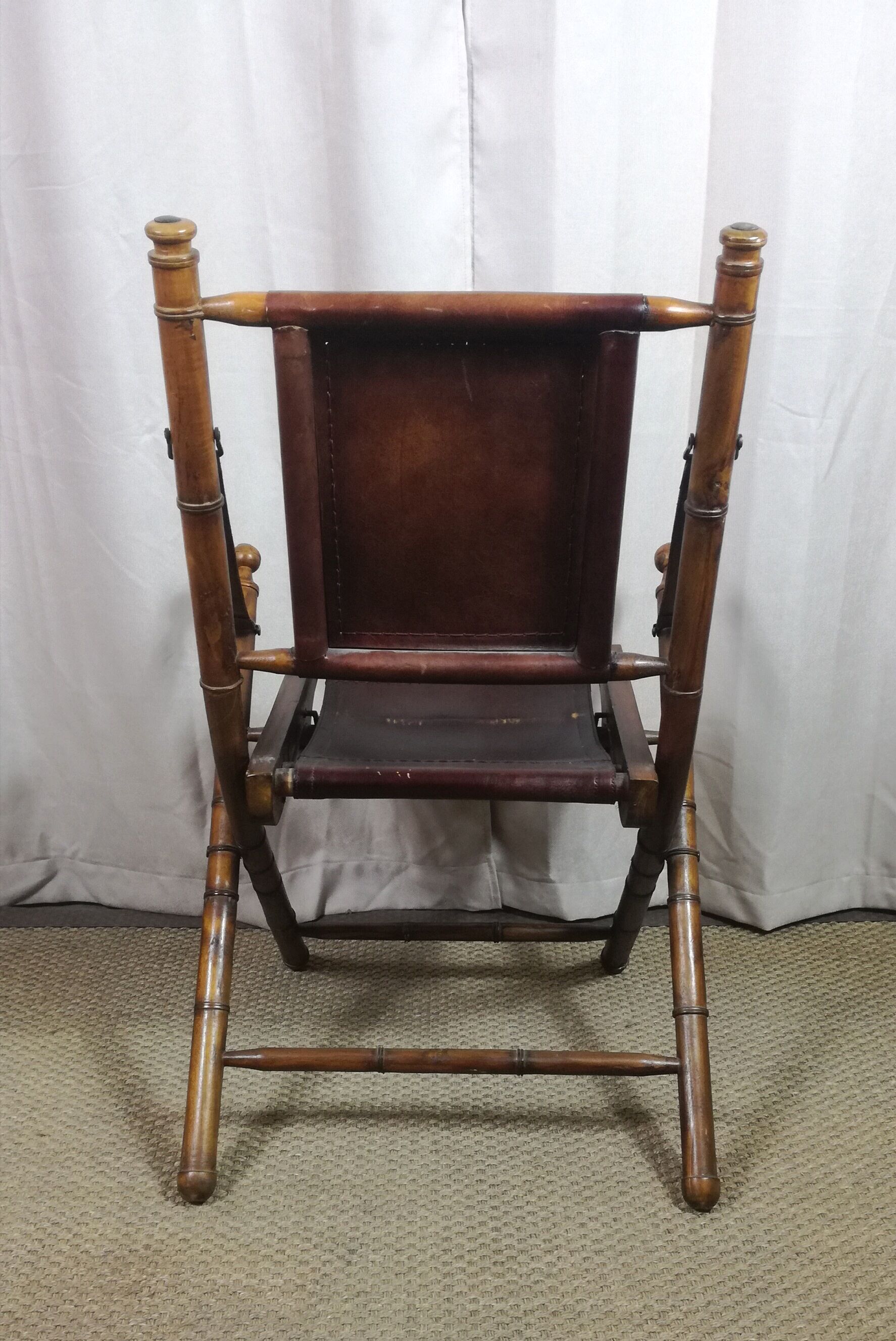 Colonial style folding safari chair