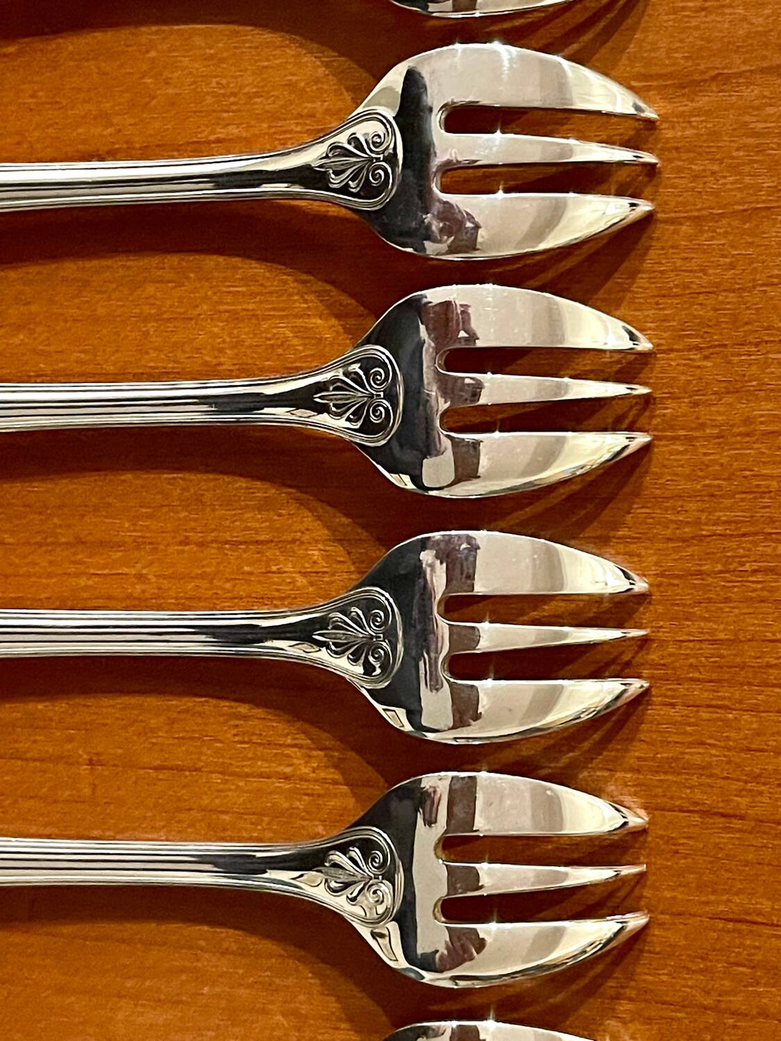 Christofle Malmaison 12 oyster forks, new condition