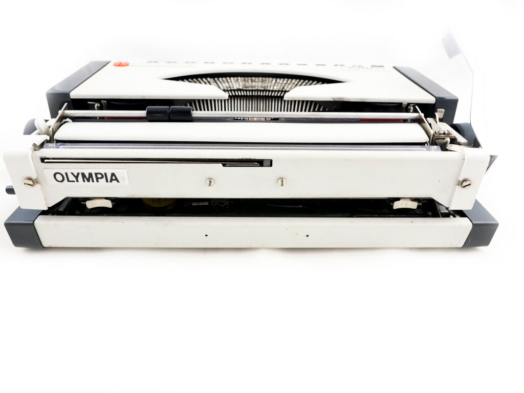 Typewriter, olympia traveller luxury  white