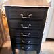 Chiffonier en bois peint coloris noir et gris France 1950 avec 5 tiroirs