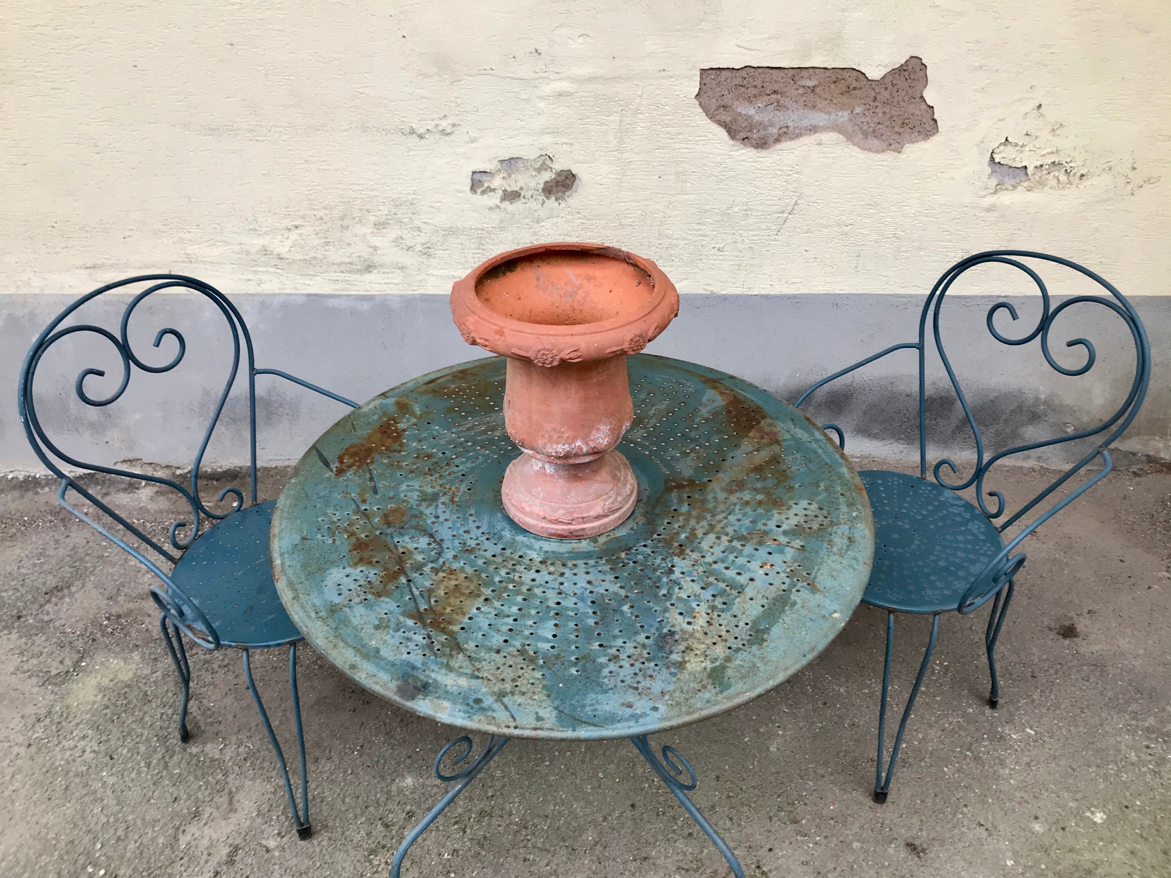 1 Table and 2 wrought iron garden chairs 1950 vintage