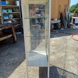 Ancienne vitrine de médecine