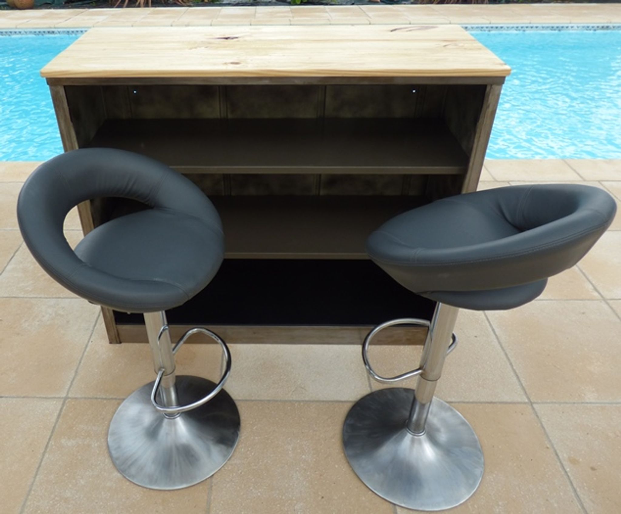 Industrial low metal furniture goes everywhere with wood top