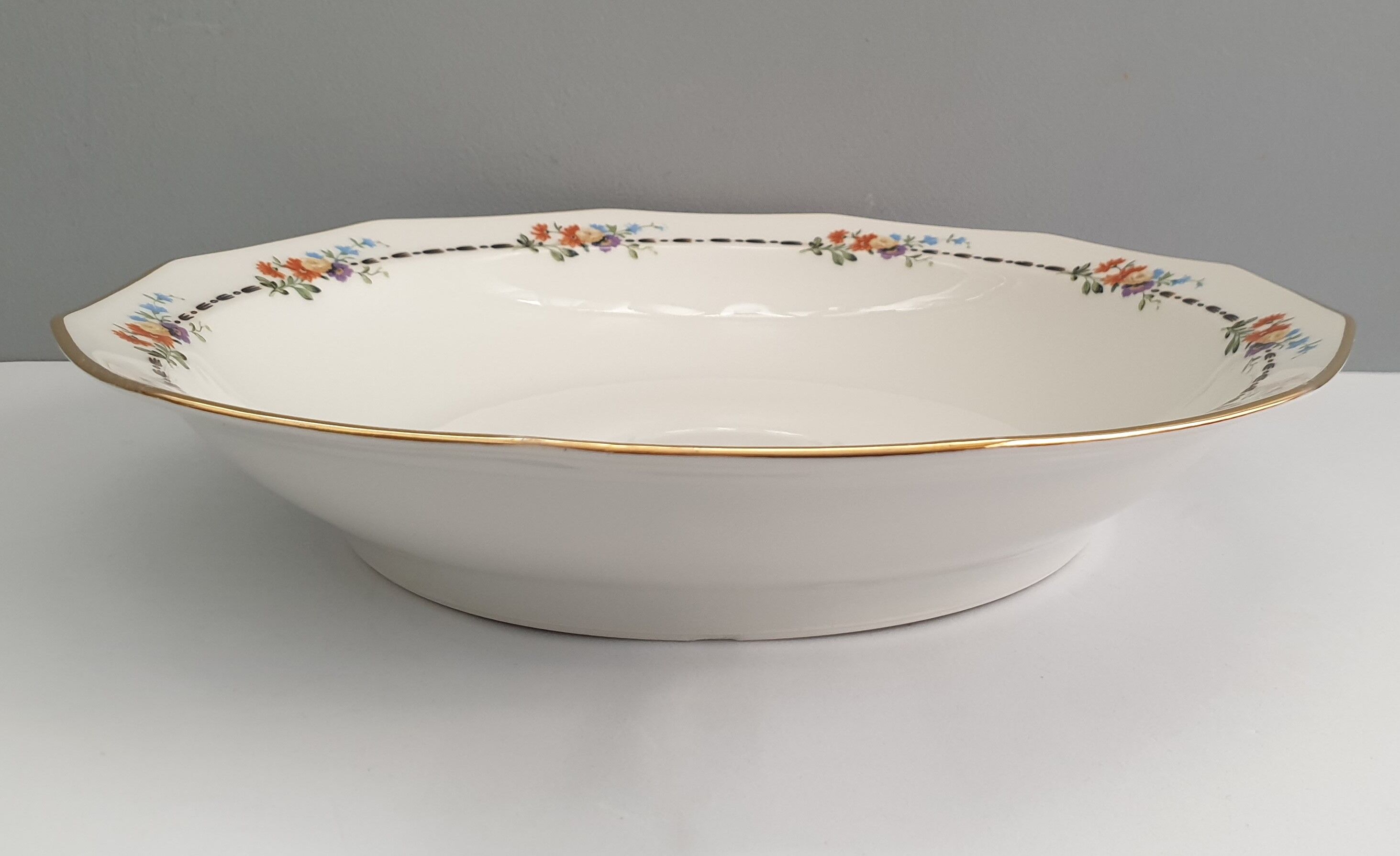 Hollow porcelain dish from Limoges Haviland