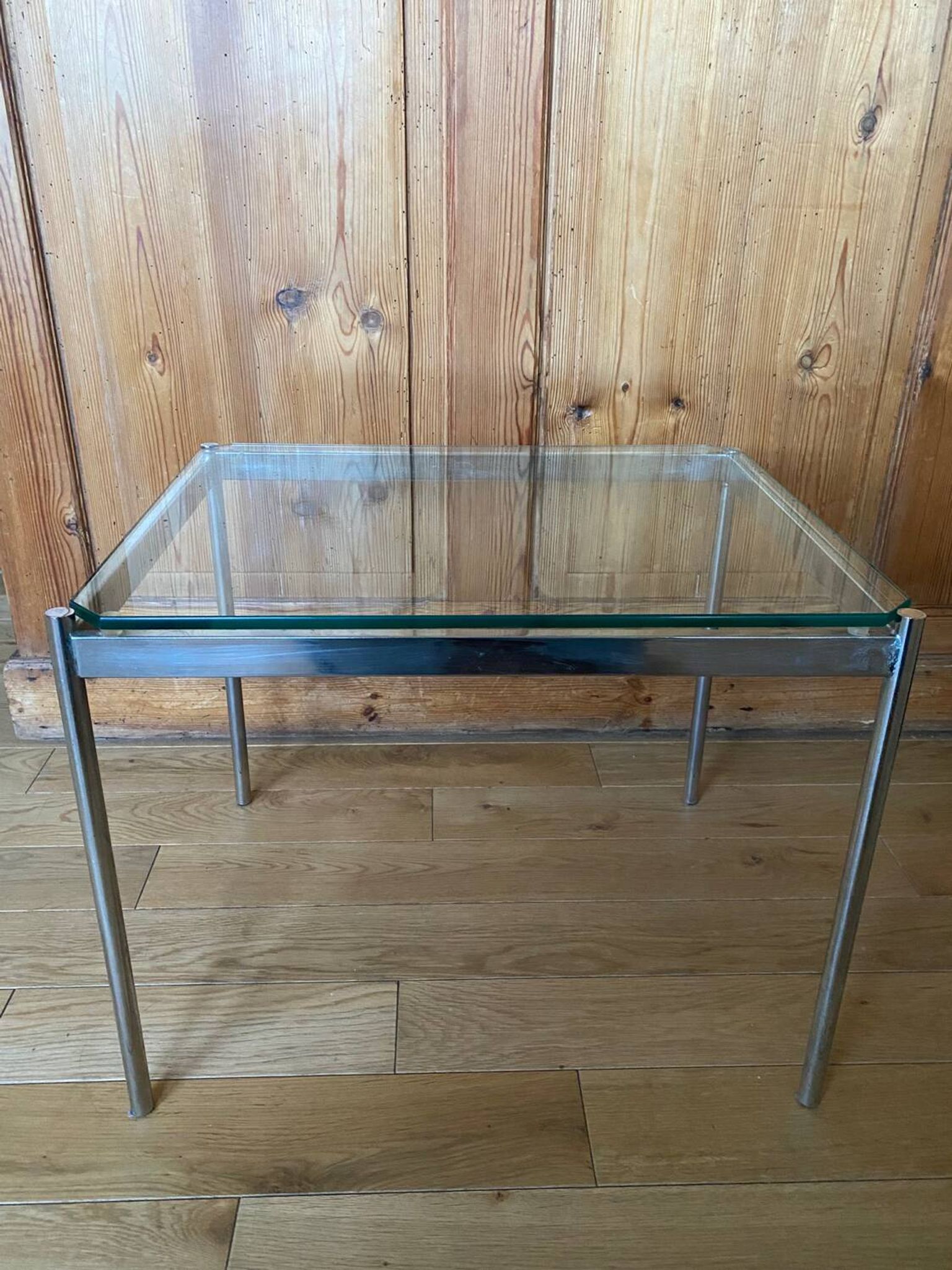 Table d’appoint année 60