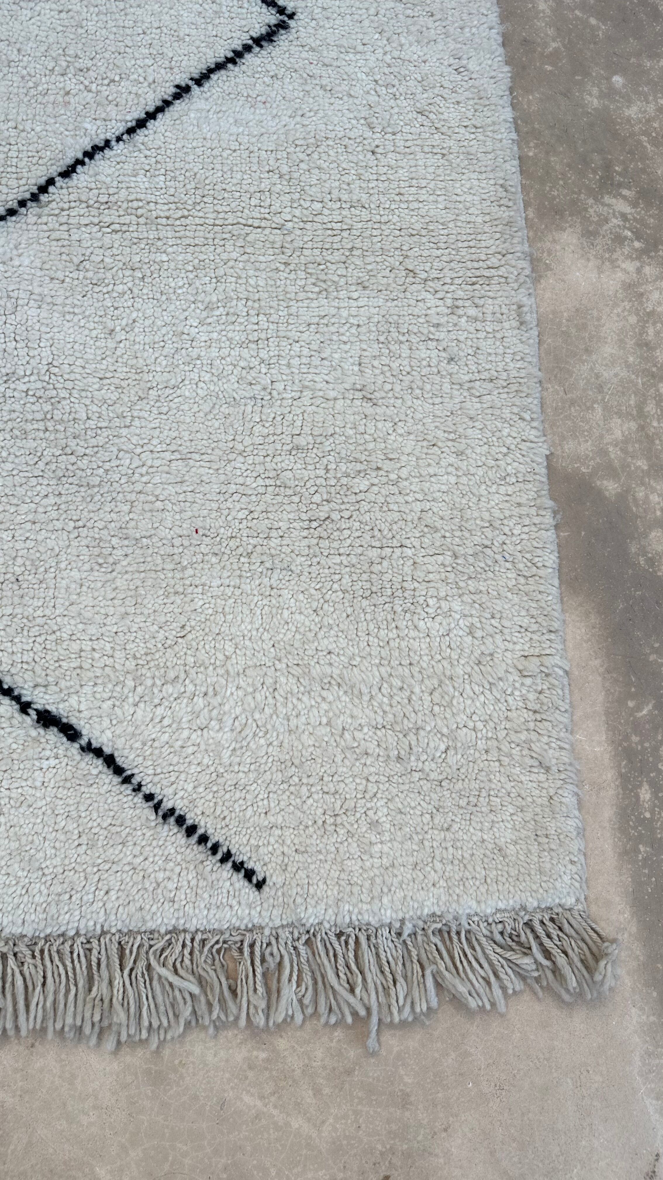 Moroccan rug ben ouarain white - 161 x 267 cm