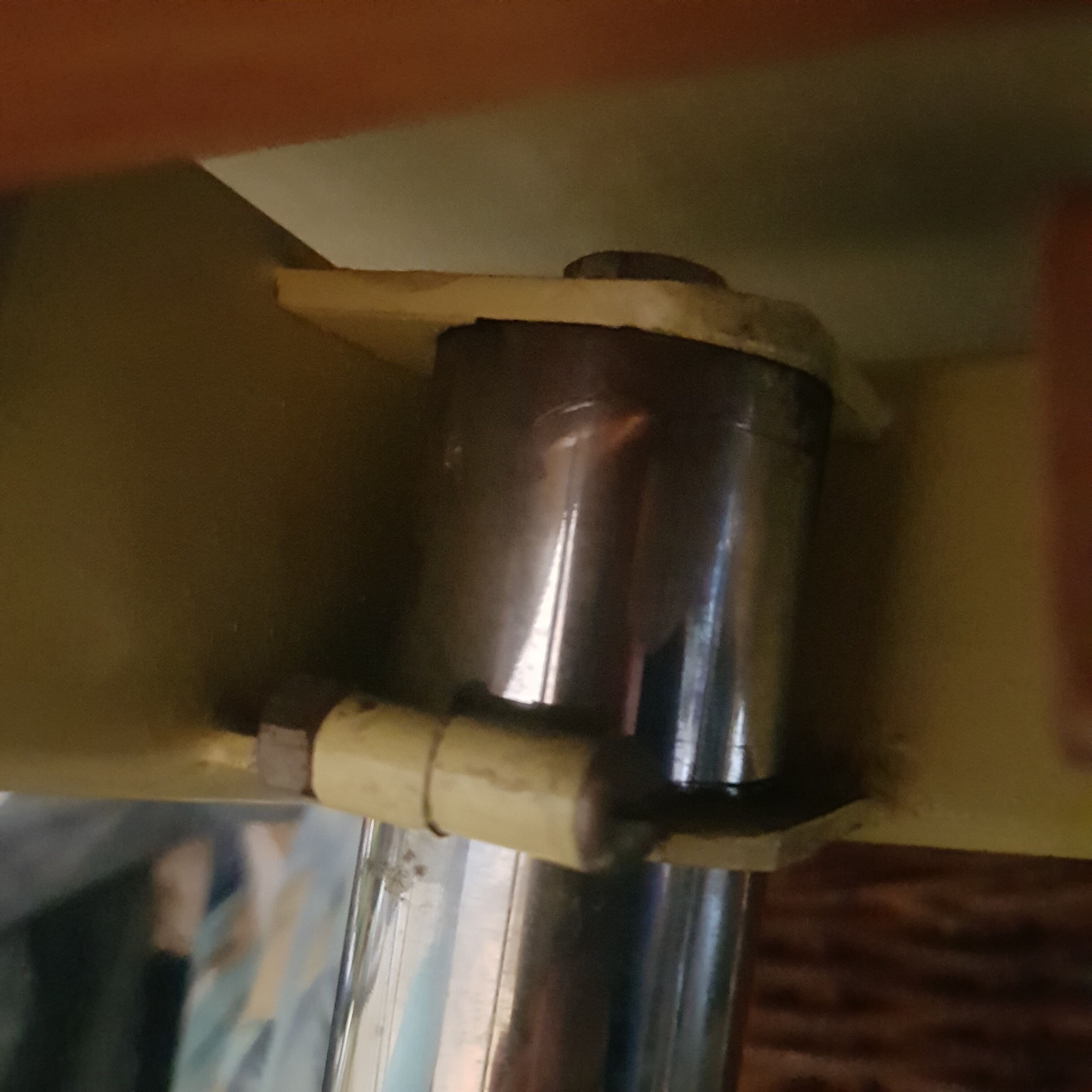 Table and 6 formica chair