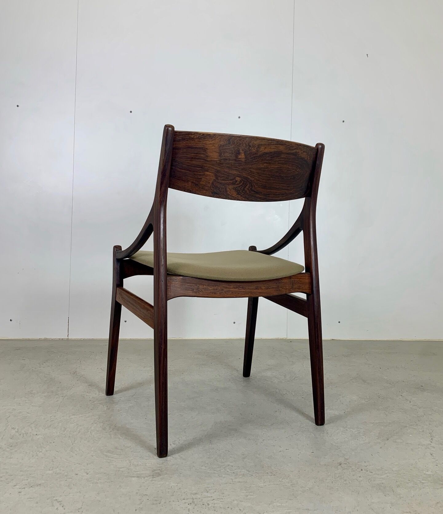 Set table and chairs in palisander