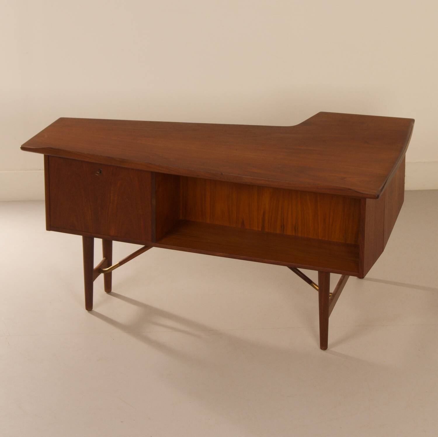 Boomerang desk by Peter Løvig Nielsen for Hedensted mobelfabrik, 1960s