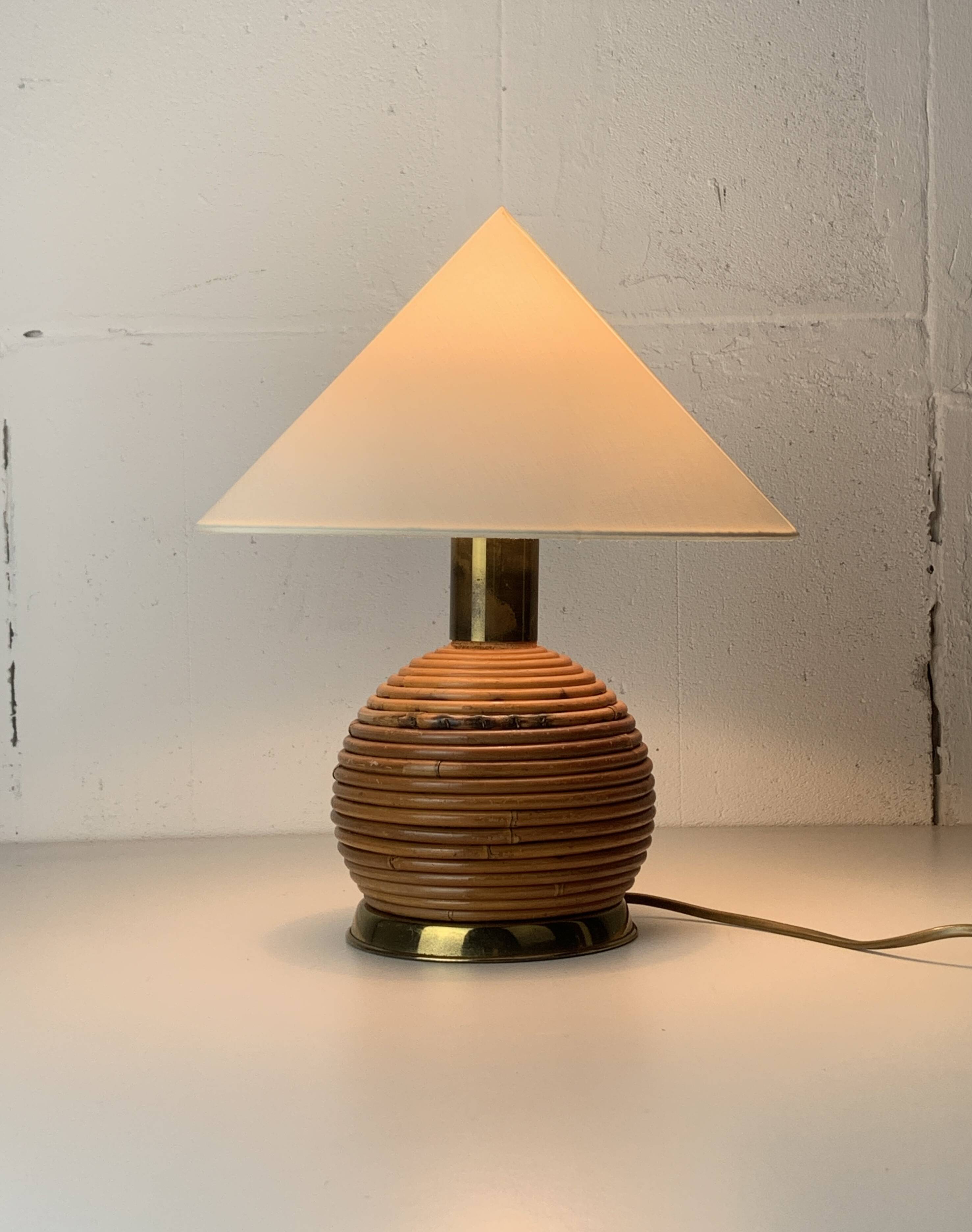 Lampe de table en rotin, bambou et laiton, Italie années 1970