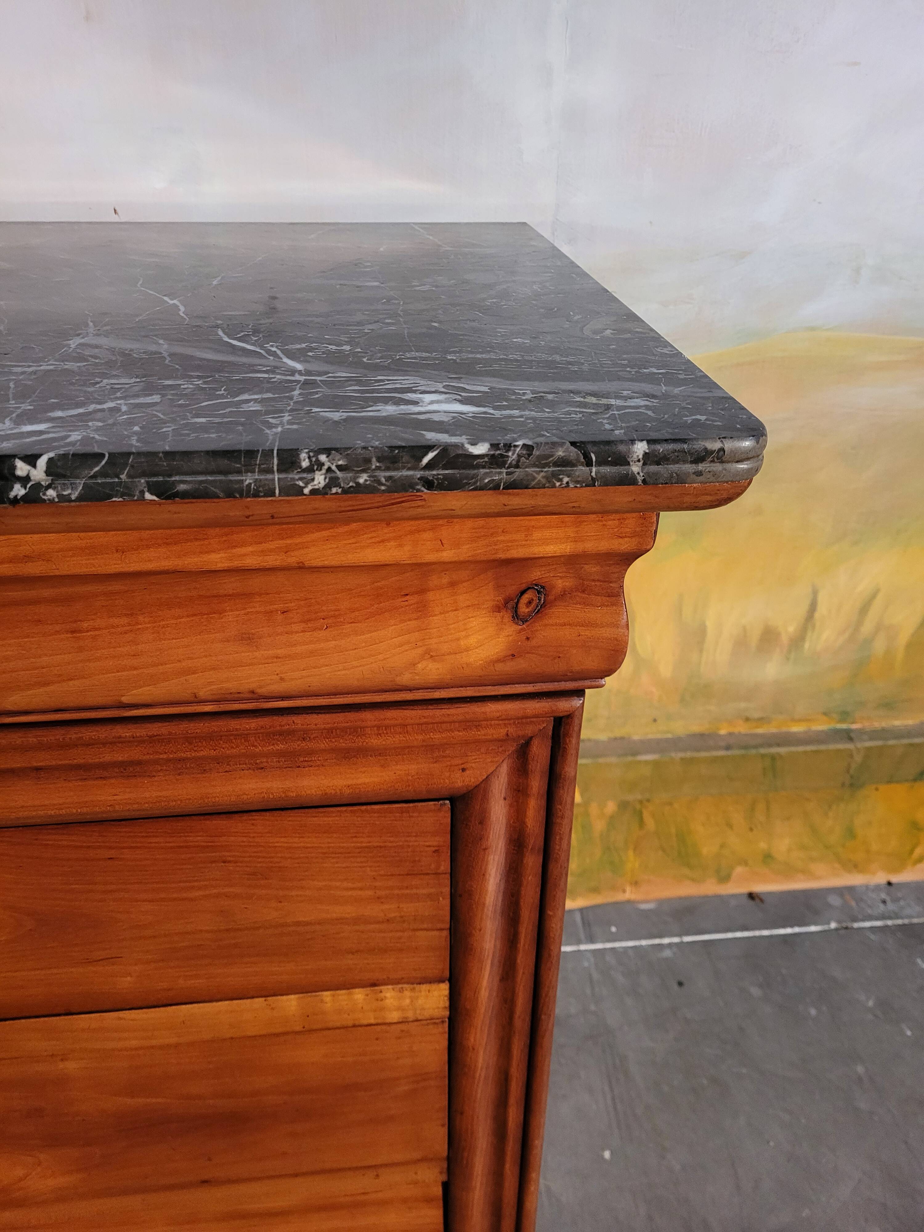 Commode époque Louis Philippe en merisier massif