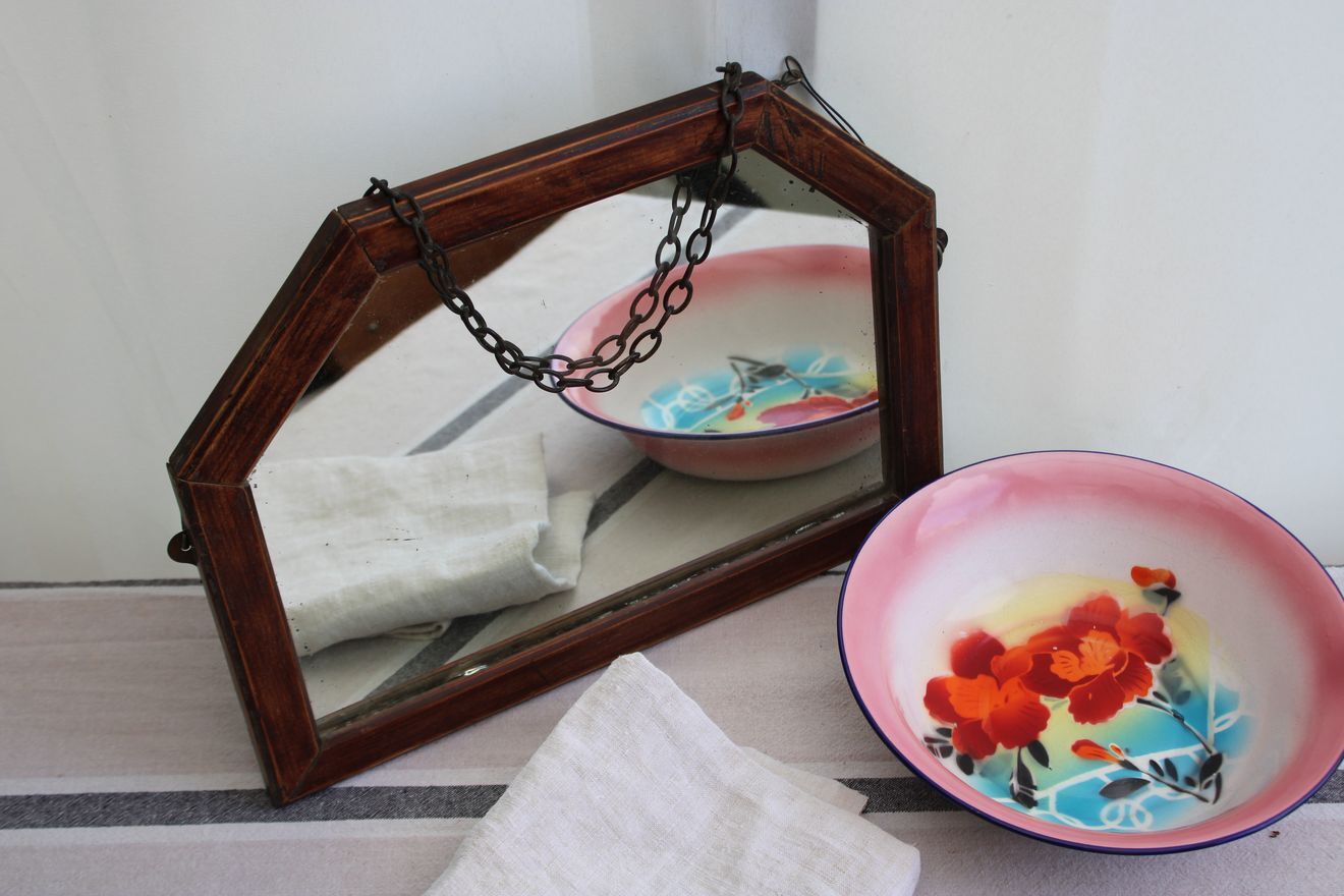 Wooden mirror