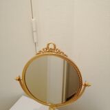 Old psyche mirror to pose