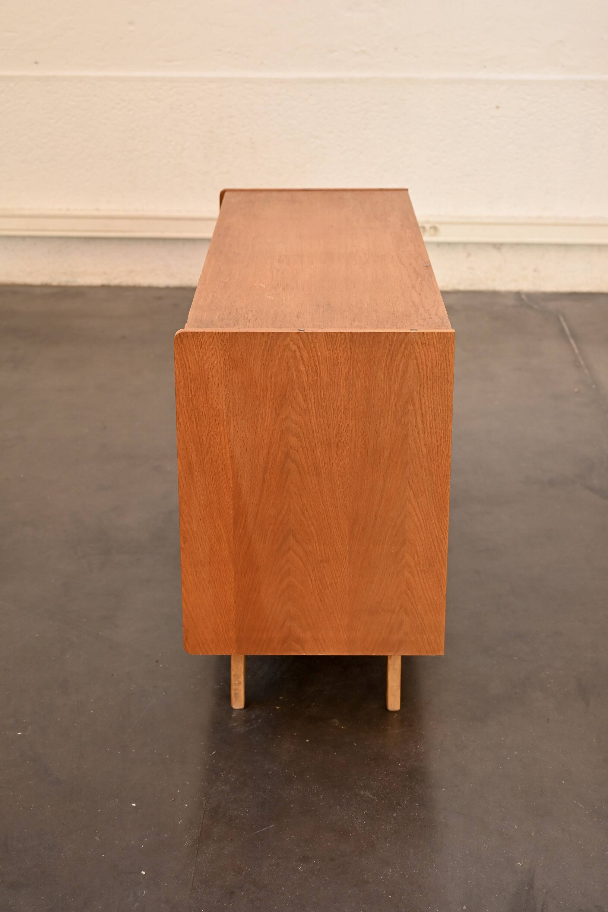 Jiroutek buffet with sliding doors