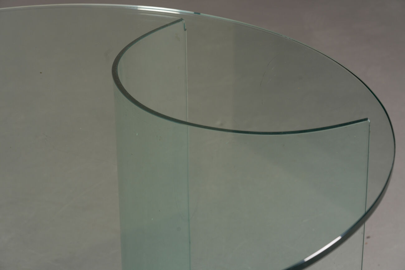 Vintage oval tempered glass dining table by Fiam, Italy 1980s