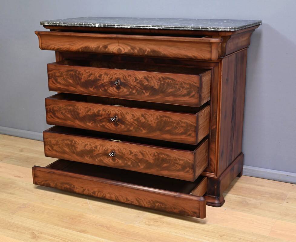 Mahogany chest of drawers, Louis-Philippe style – Late 19th century