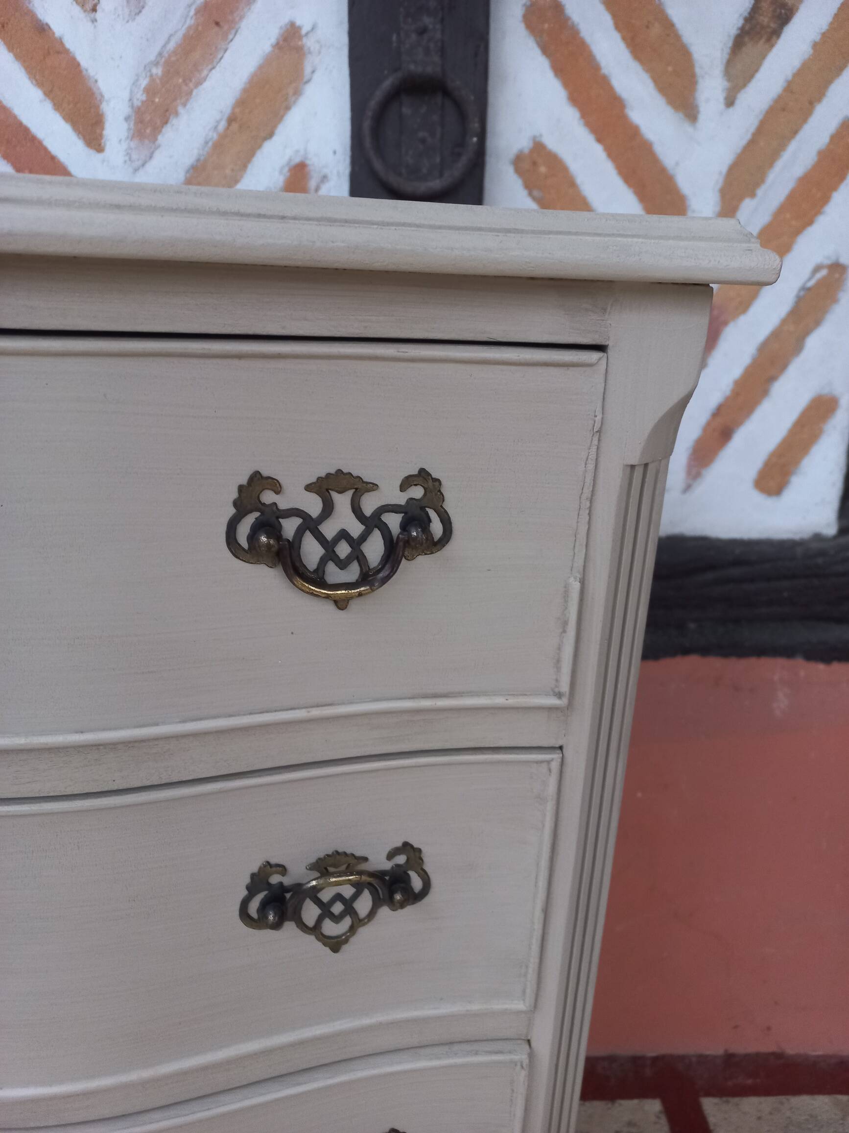 Petite commode anglaise patinée lin vieilli