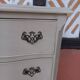 Petite commode anglaise patinée lin vieilli
