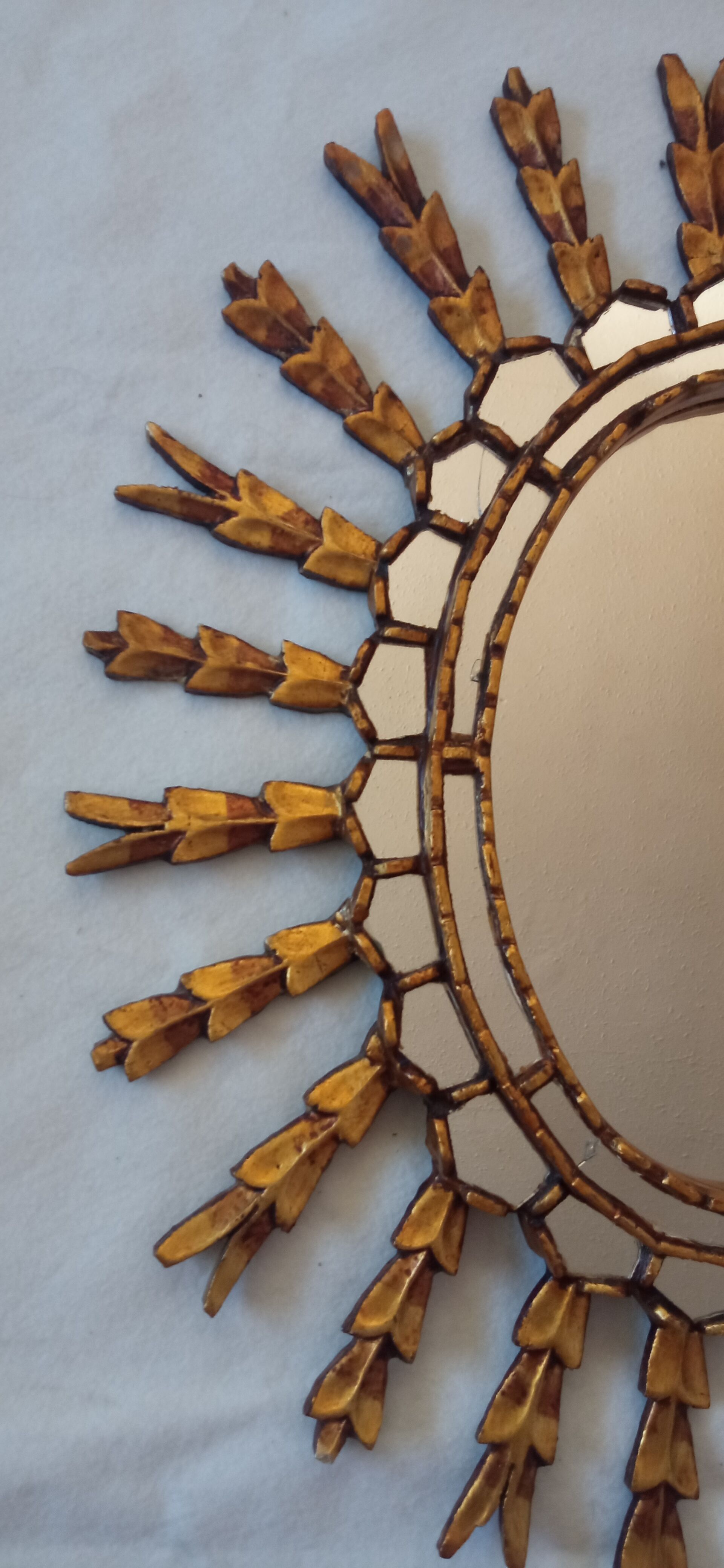 Sun mirror in gilded wood, 60x52 cm