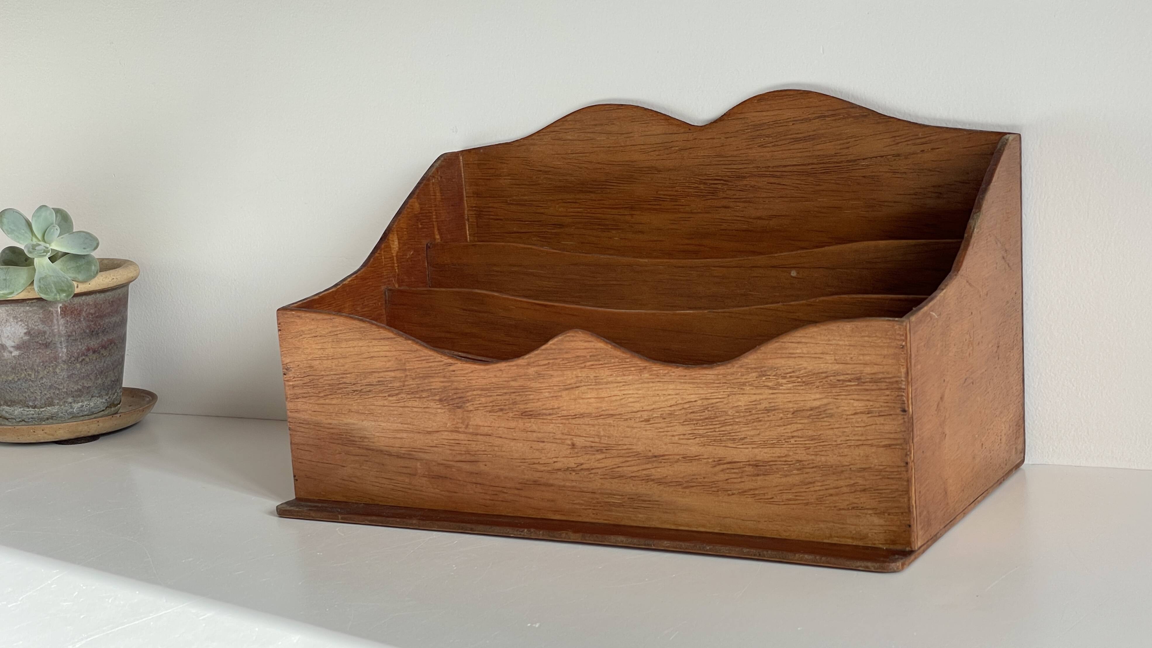 Porte courrier de bureau vintage en bois