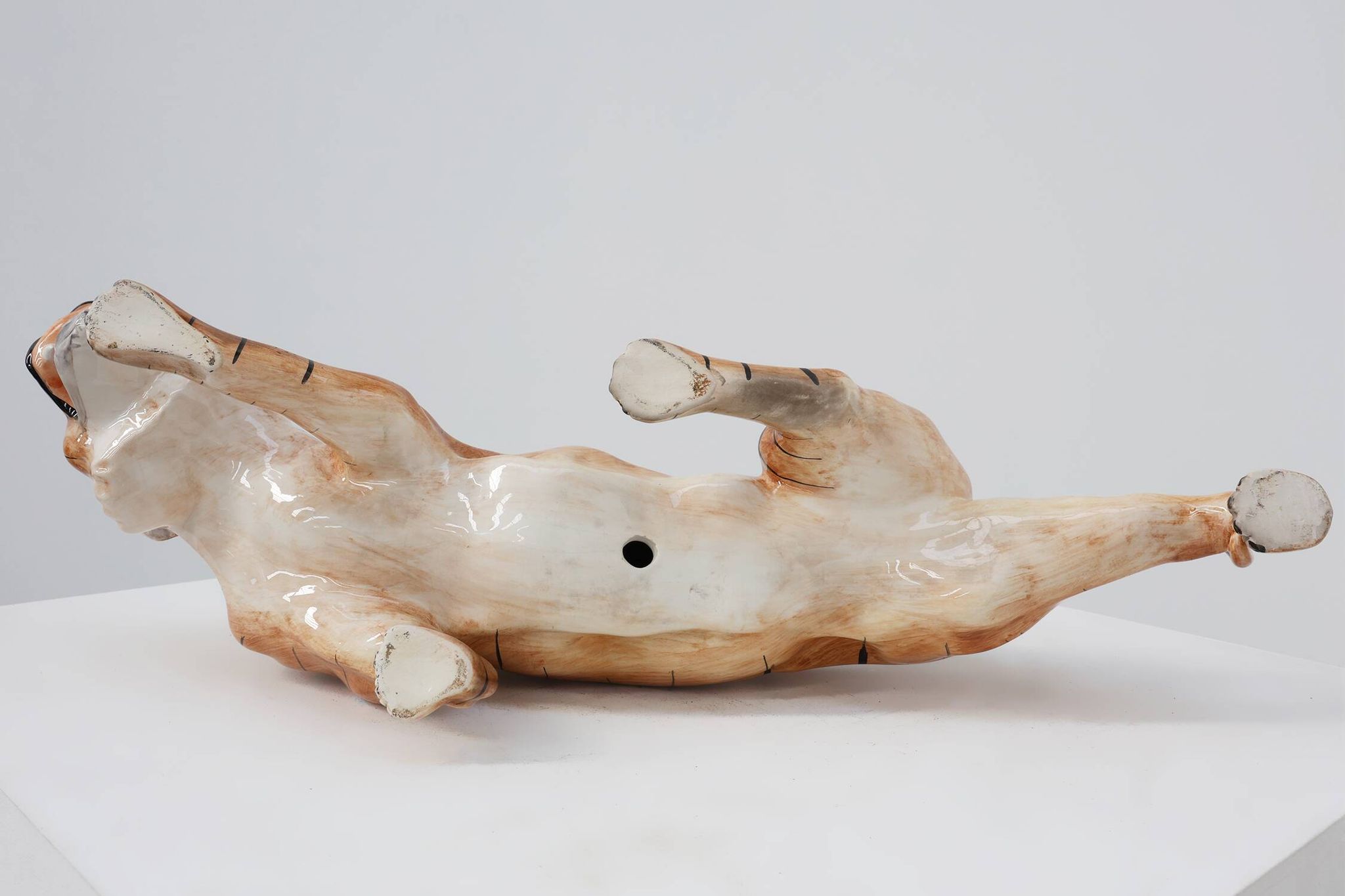 Italian Hollywood Regency Ceramic handpainted Tiger Sculpture, ca. 1950