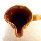 Pitcher side beak