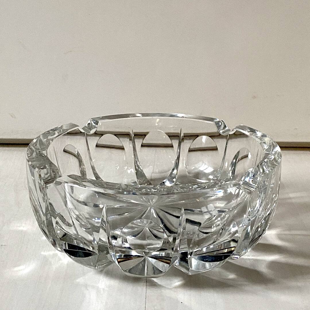 Large Saint Louis crystal pocket emptier or ashtray, ambassador model