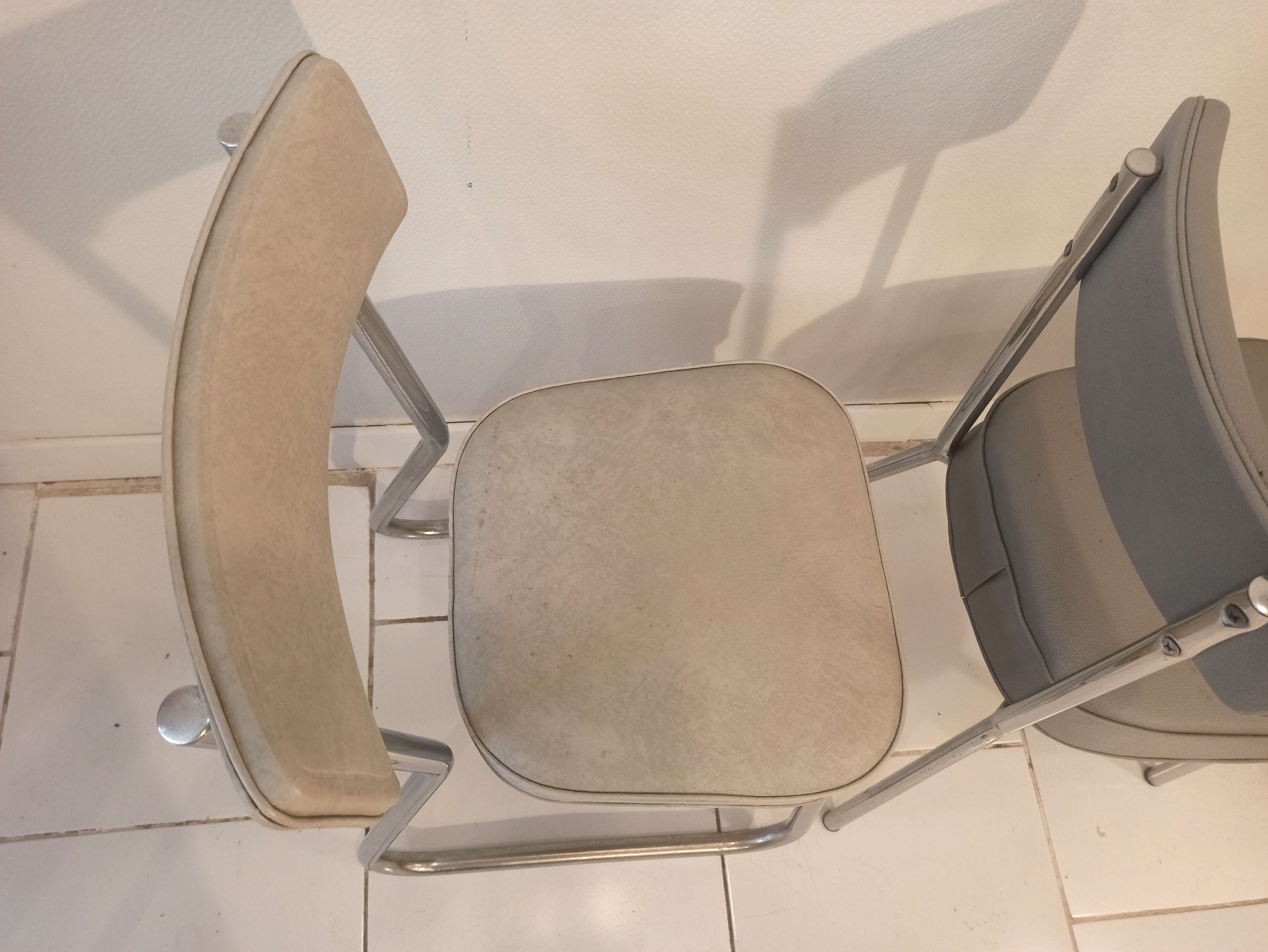 Pair of vintage gray Ronéo chairs