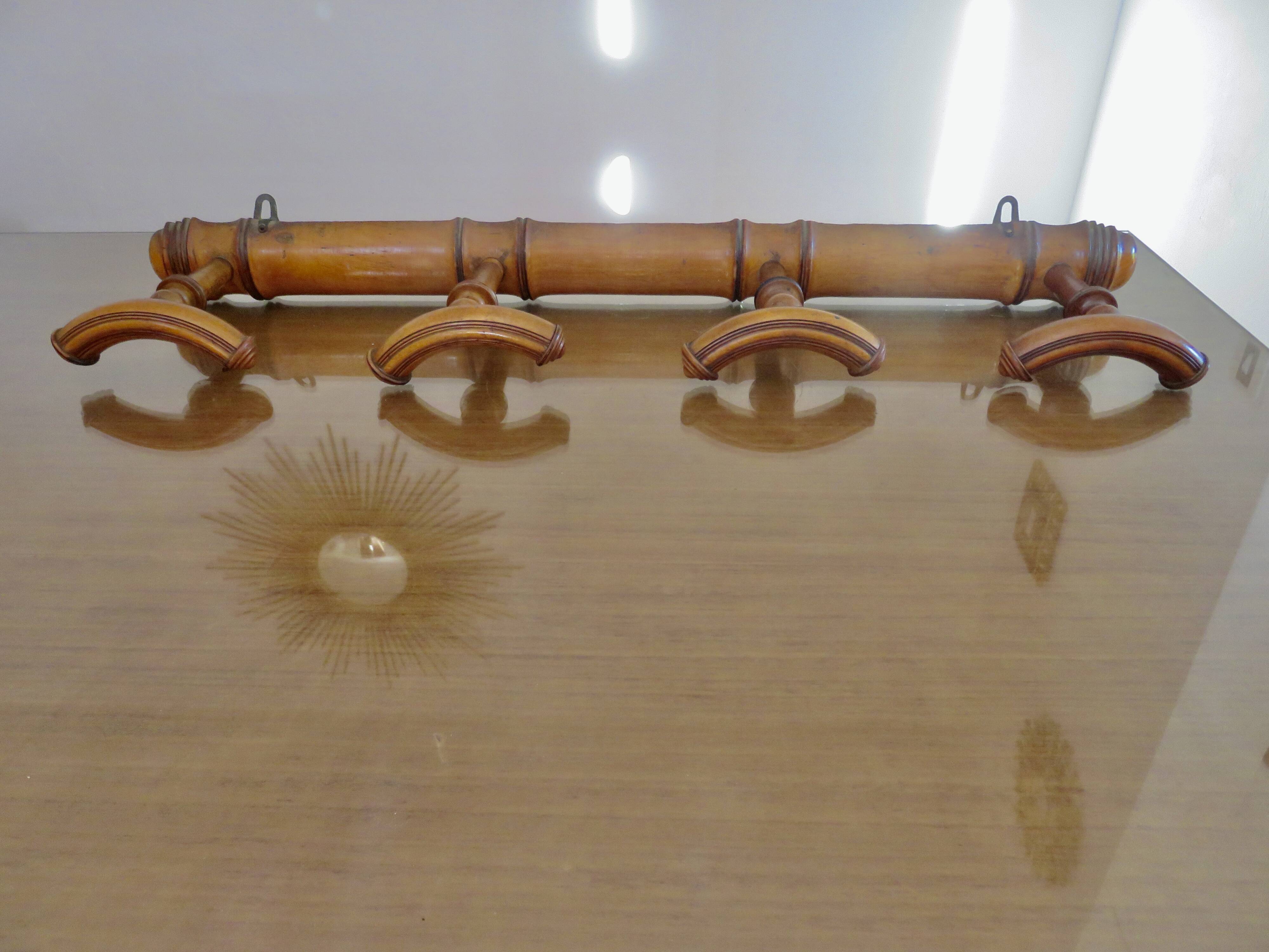 Grand porte manteau mural en bois tourné, années 30 40