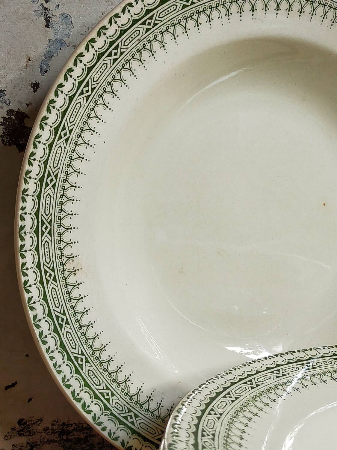 Five old plates Terre de fer from Choisy-Le-Roi HB and cie