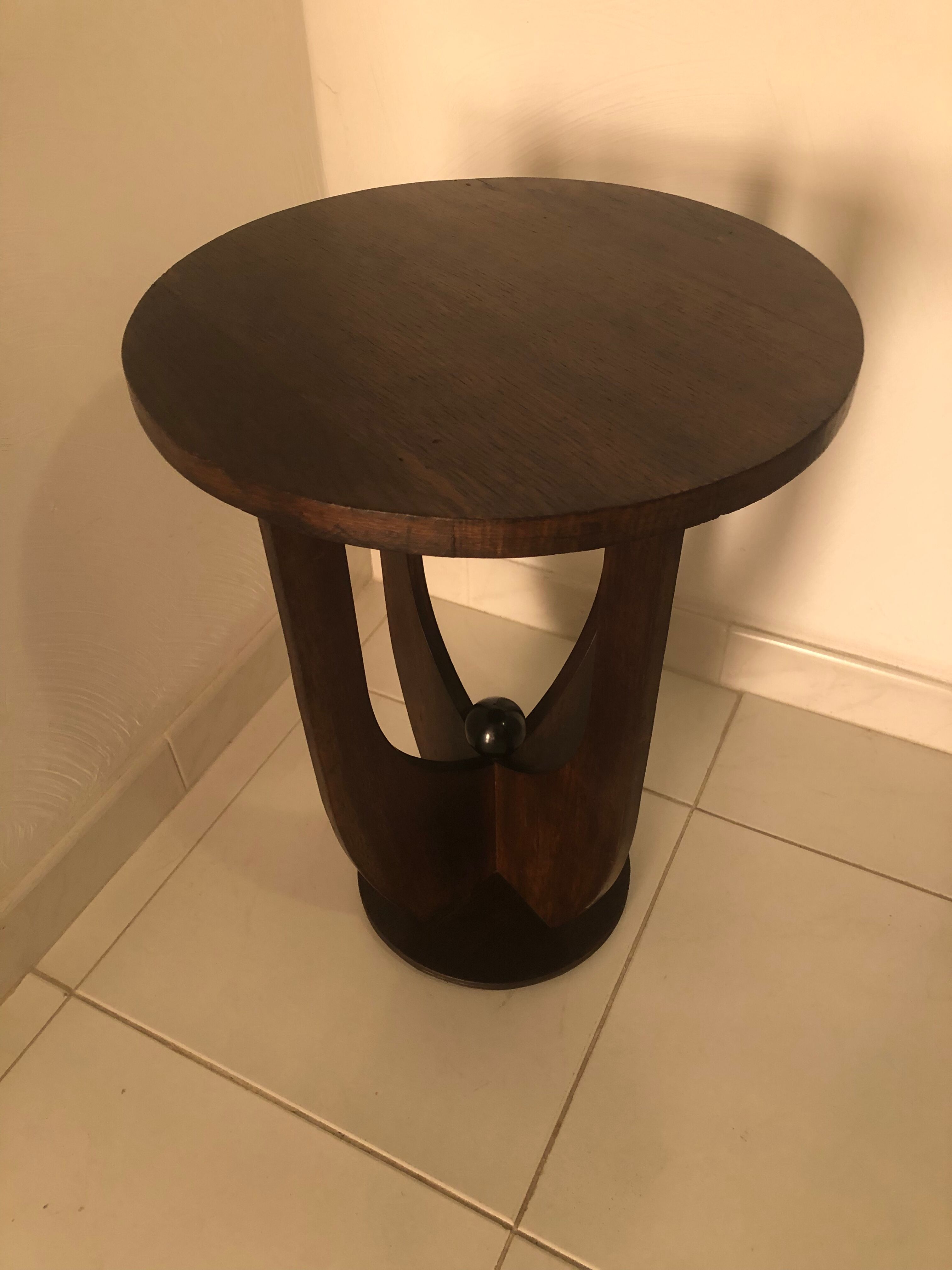 Art deco pedestal table