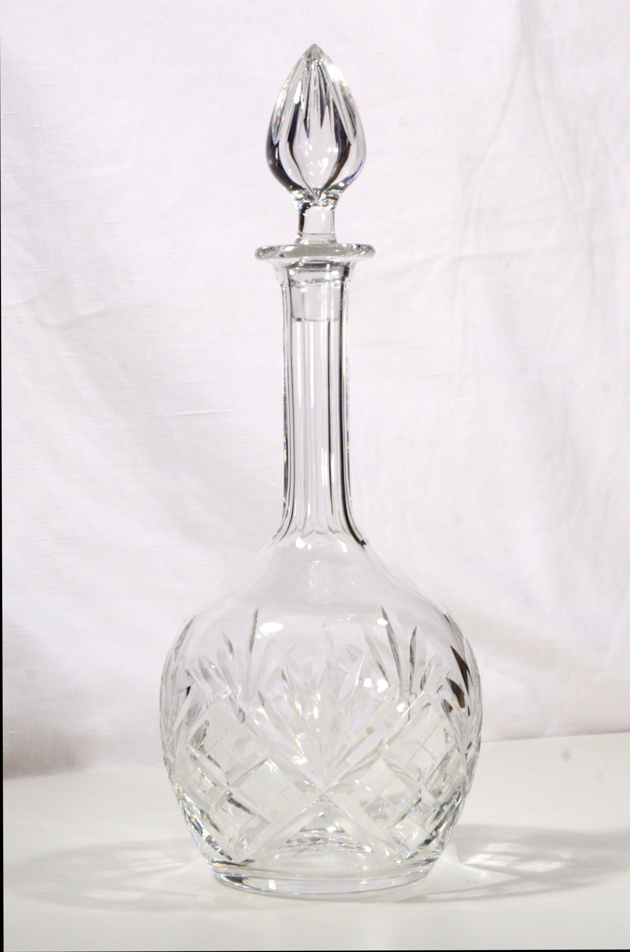 Carafe en cristal taillé de Saint-Louis, modèle Chantilly, n°144, France