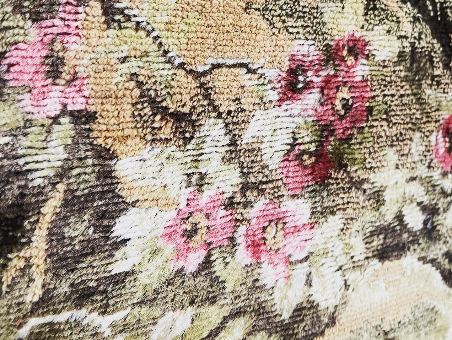 Velvet wall tapestry 172cm