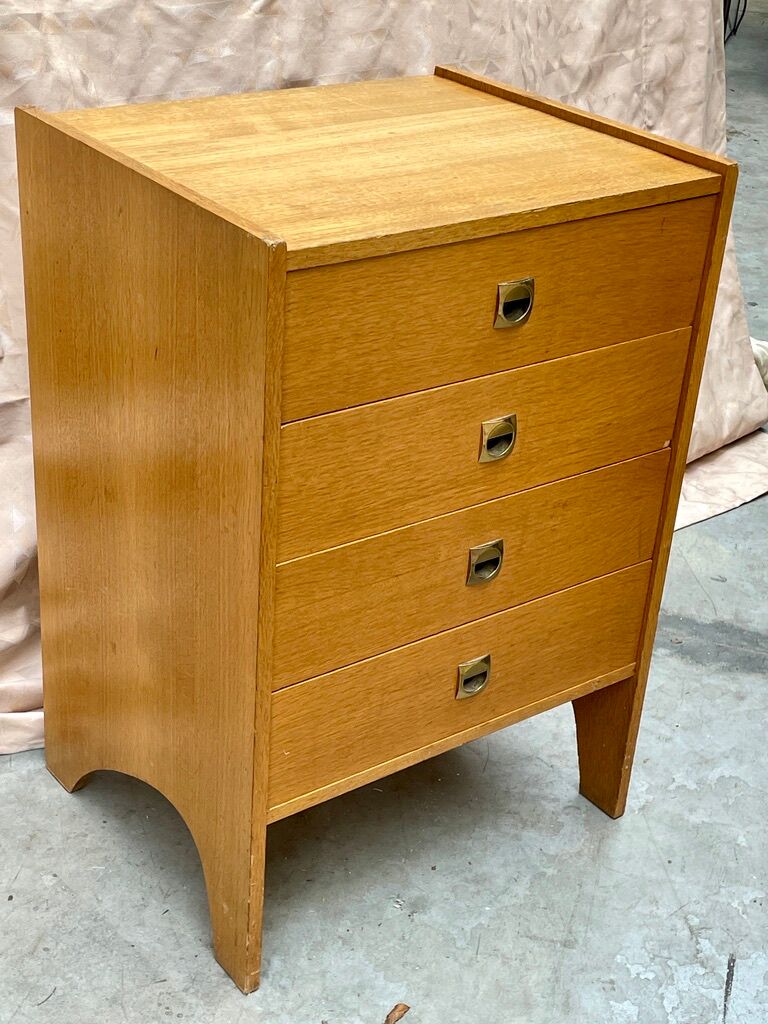 Scandinavian style drawer cabinet
