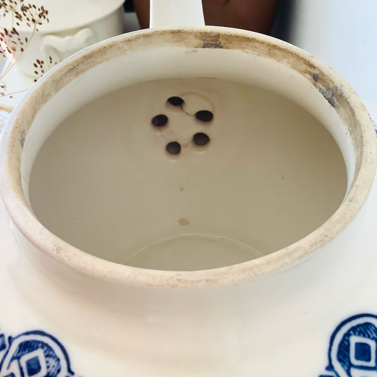 Old Saint Uze teapot