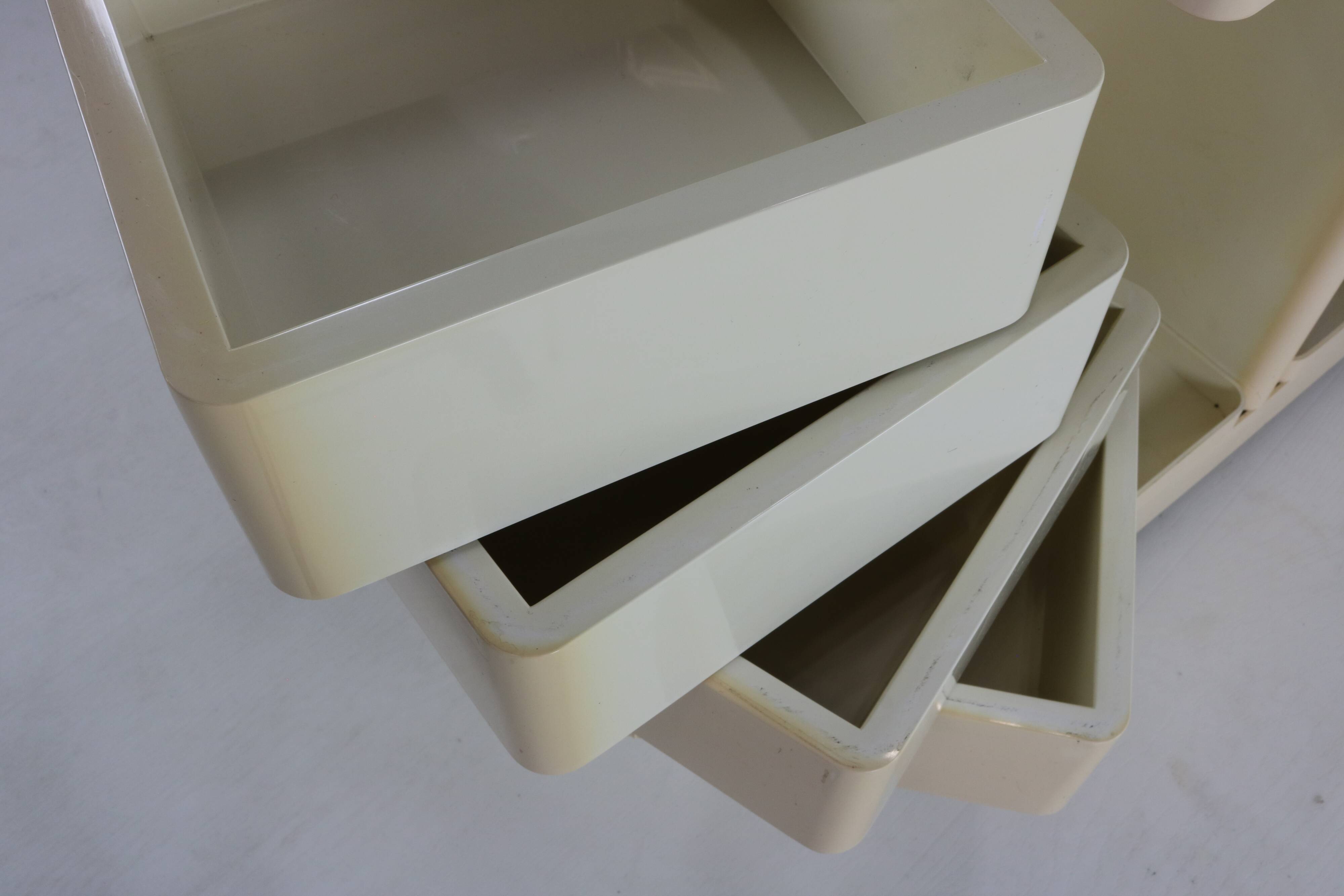 Original seventies serving trolley by iGuzzini Italy