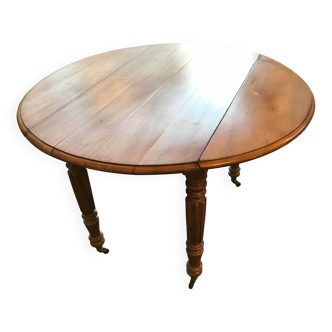 Light waxed oak table