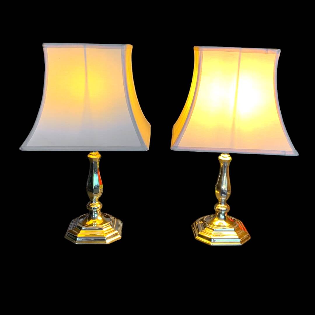 Paire de lampes d’appoint en laiton doré – Massive – années 80