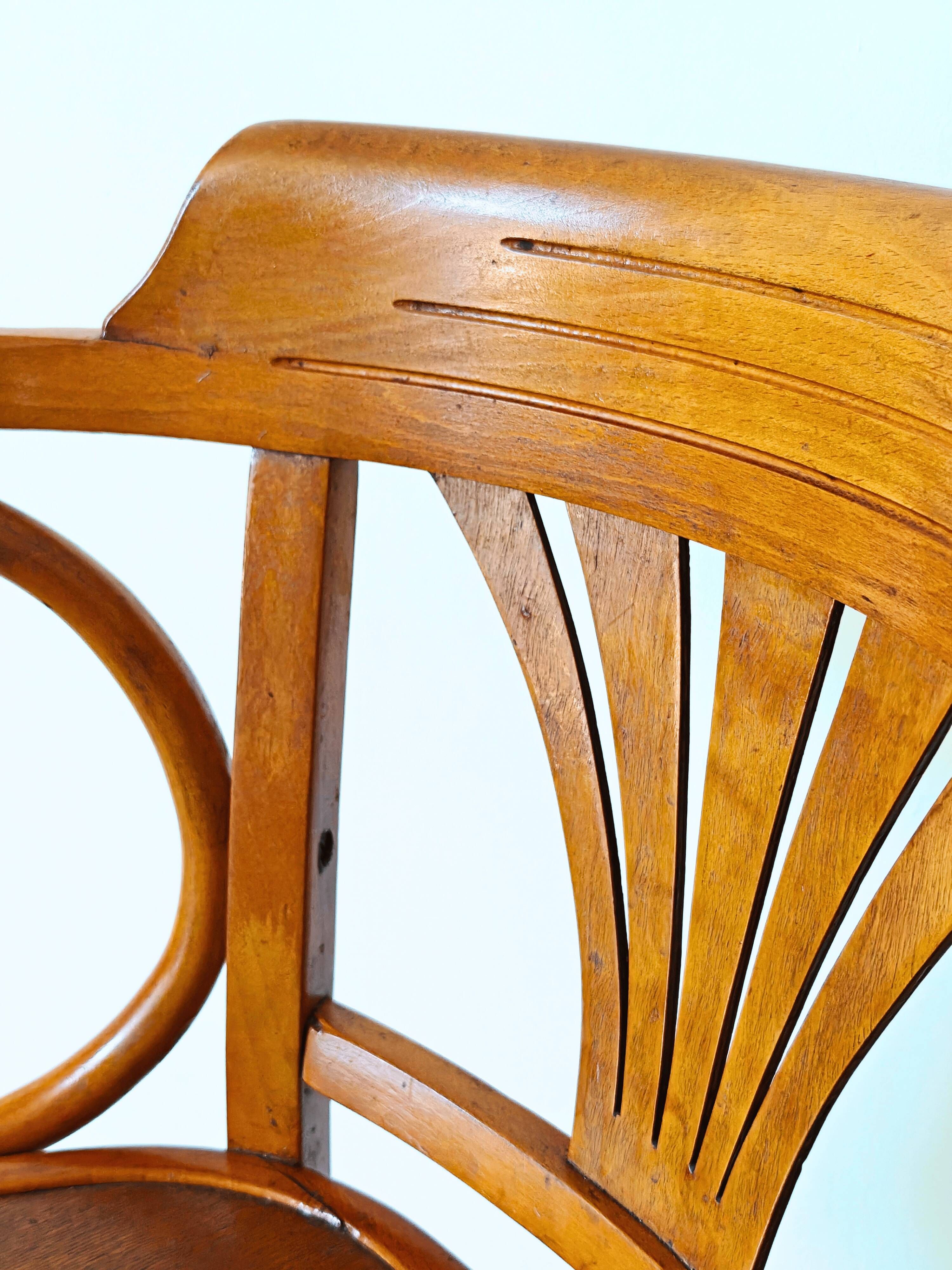 Art Nouveau office chair with curved wood attributed to J&J Kohn, 704 1/2 4V