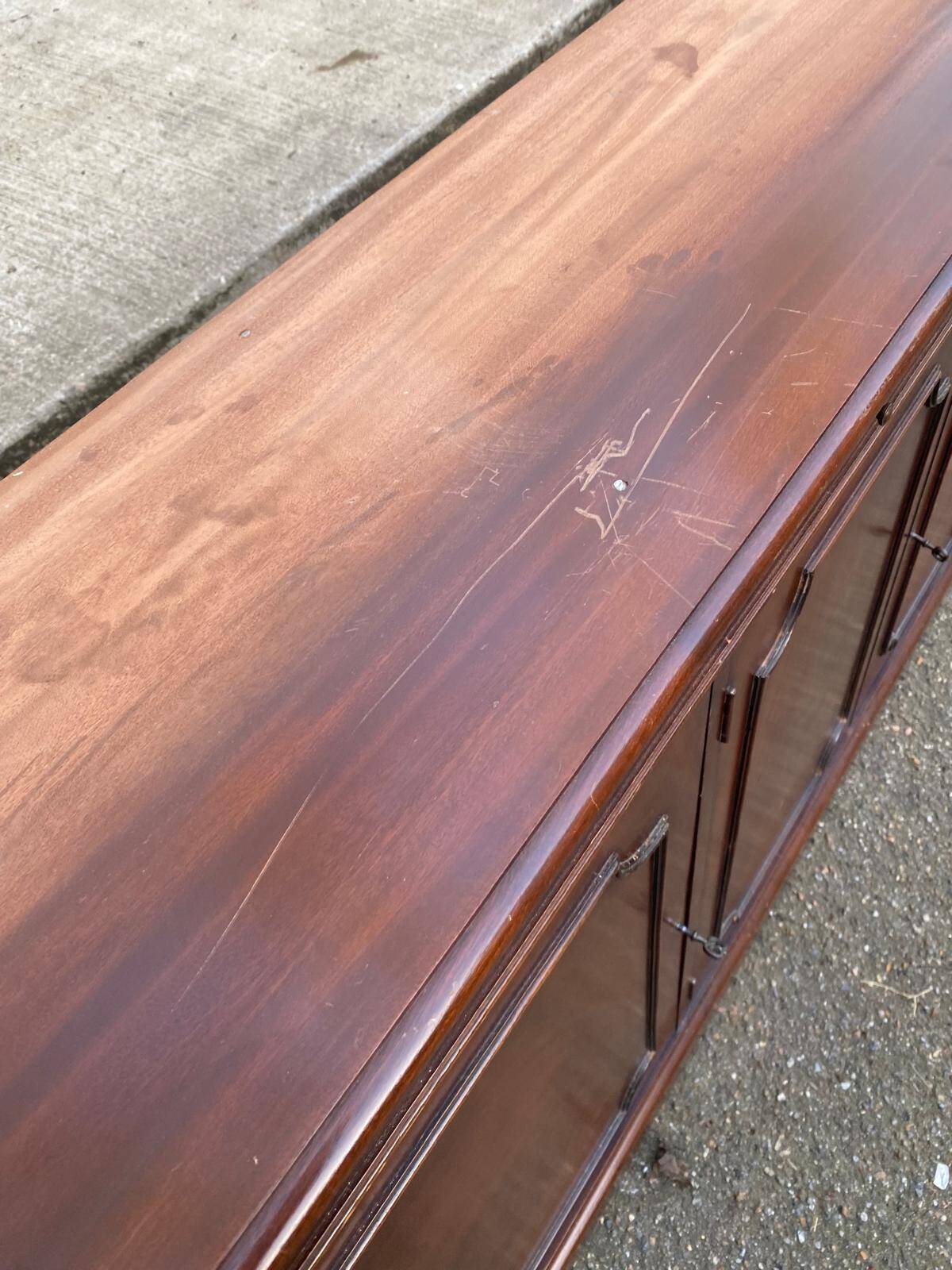 English display cabinet with 4 doors in mahogany, 1960.