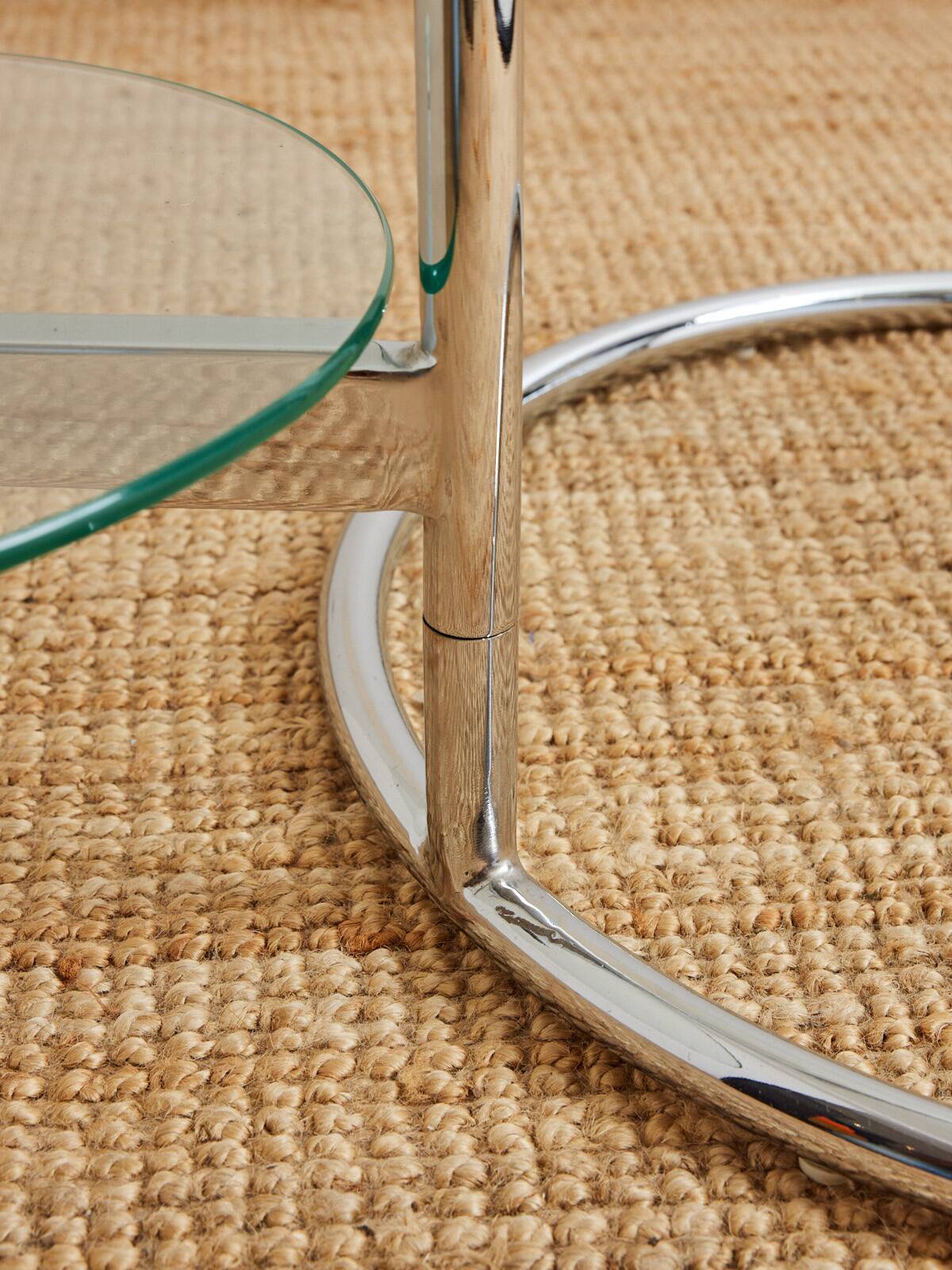 Table basse en verre et métal tubulaire avec plateaux pivotants