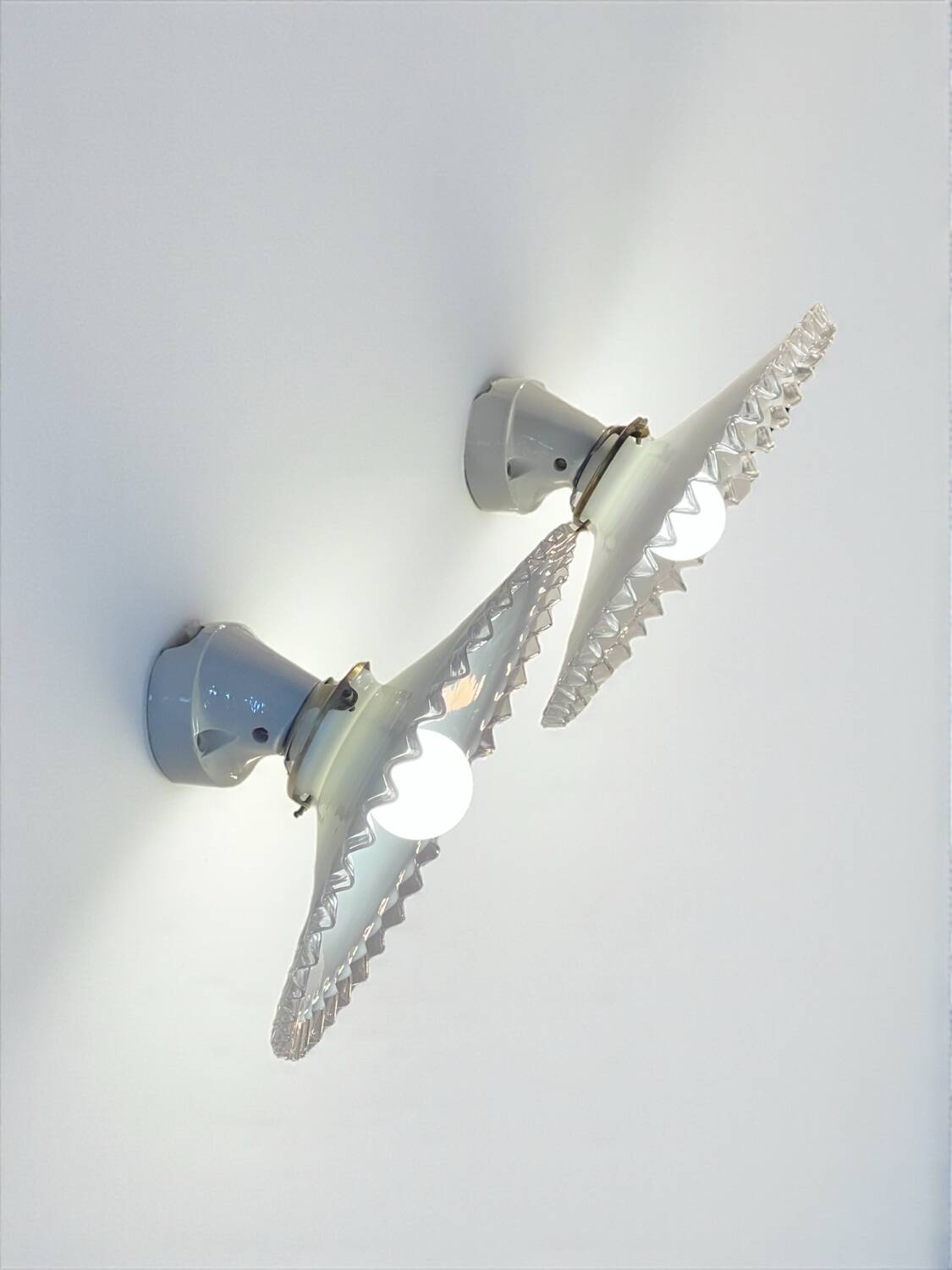 Pair of bistro wall sconces in scalloped opaline glass and Art Deco porcelain