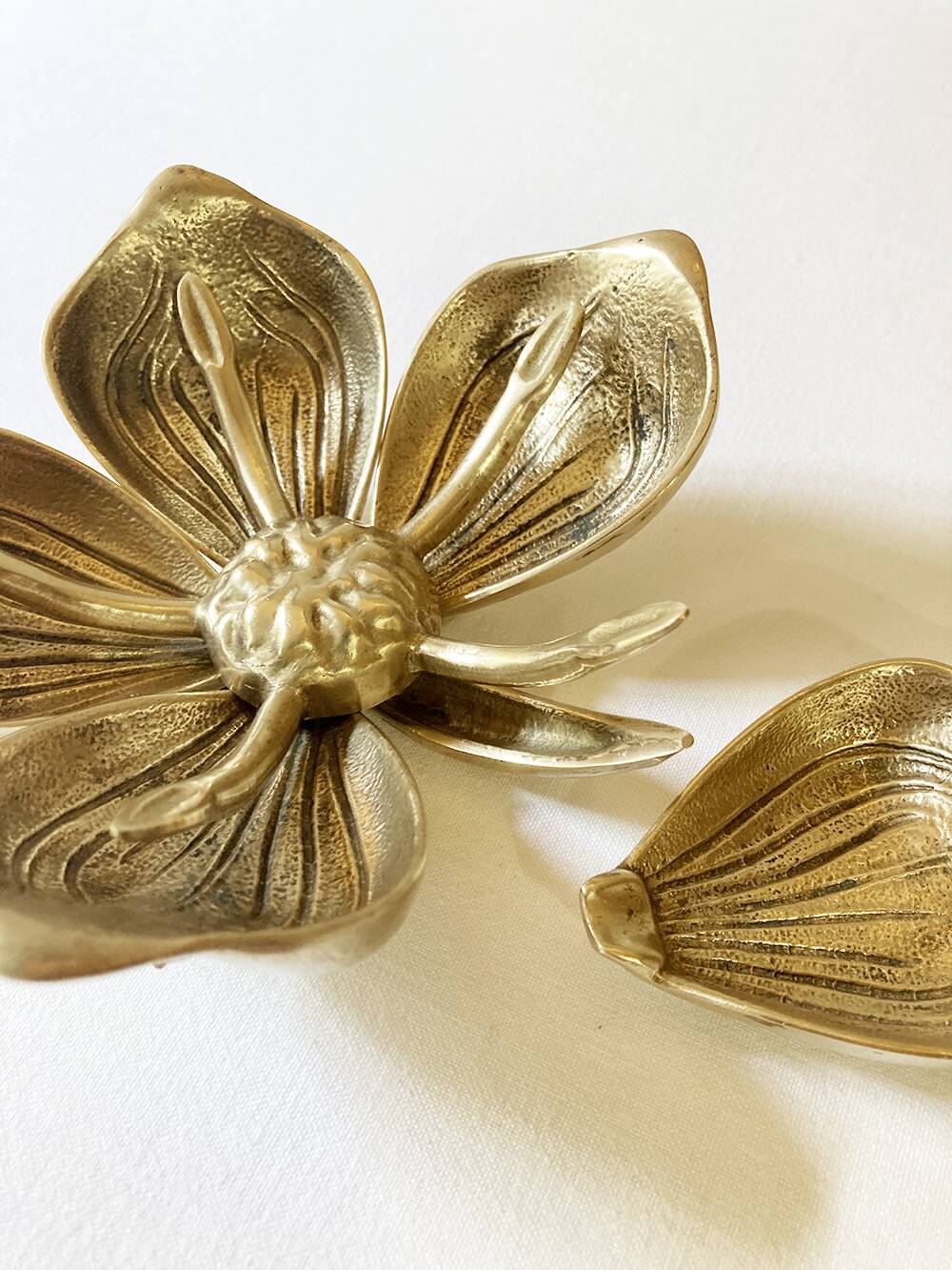 Brass flower ashtray