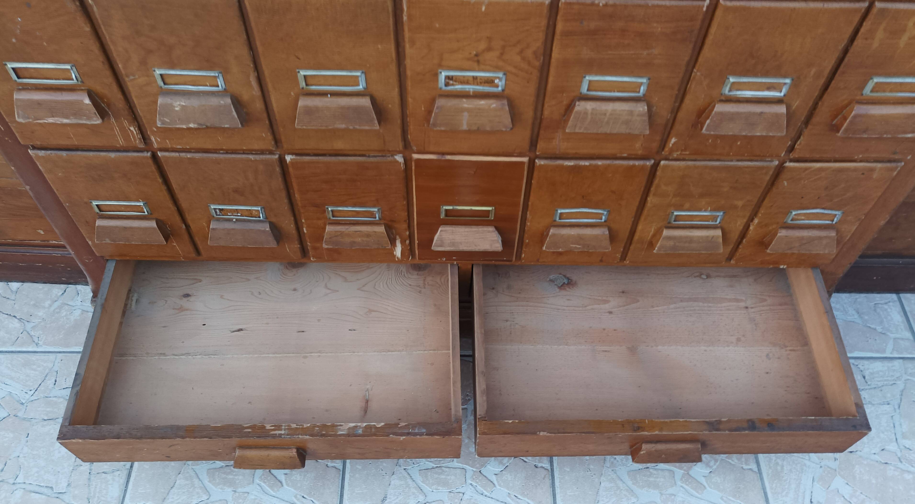 Meuble d'apothicaire de métier en sapin 53 tiroirs